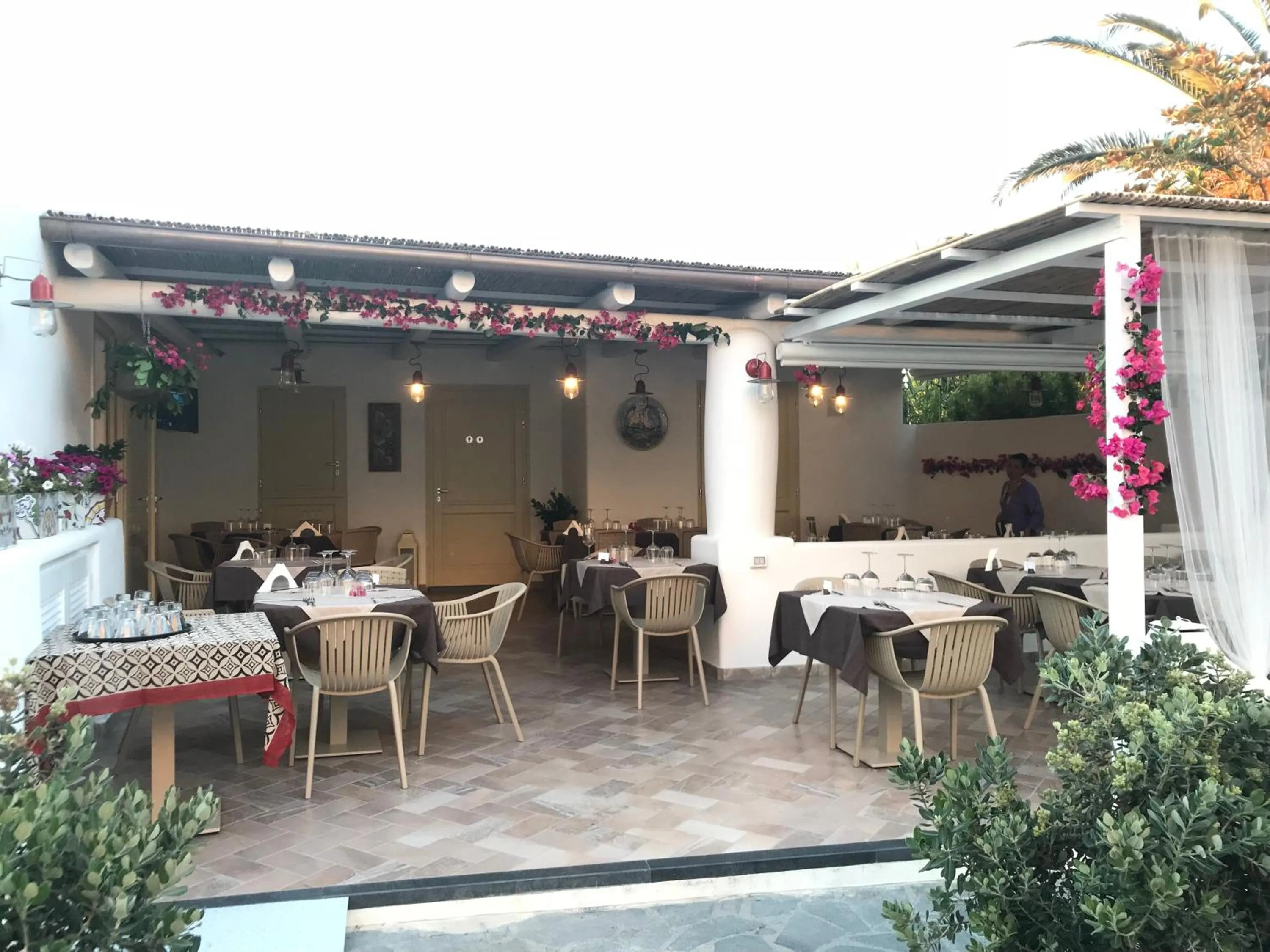 Restaurant/places to eat in 'A Alera Room & Breakfast