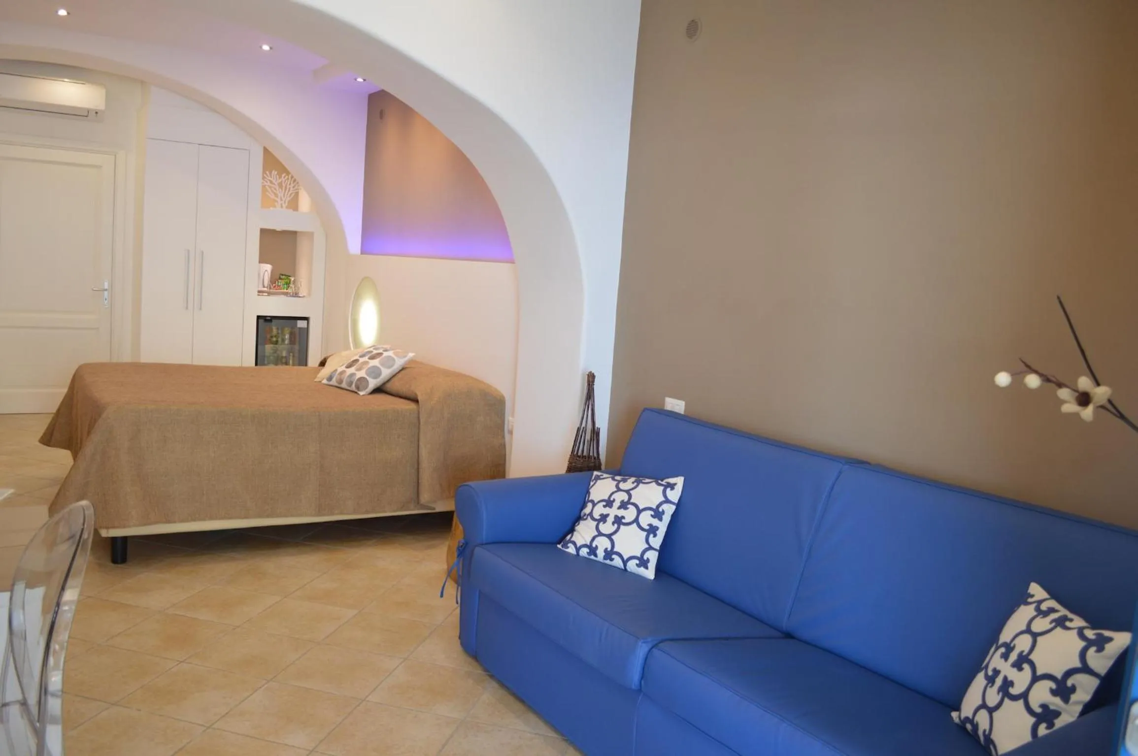 Bed in 'A Alera Room & Breakfast