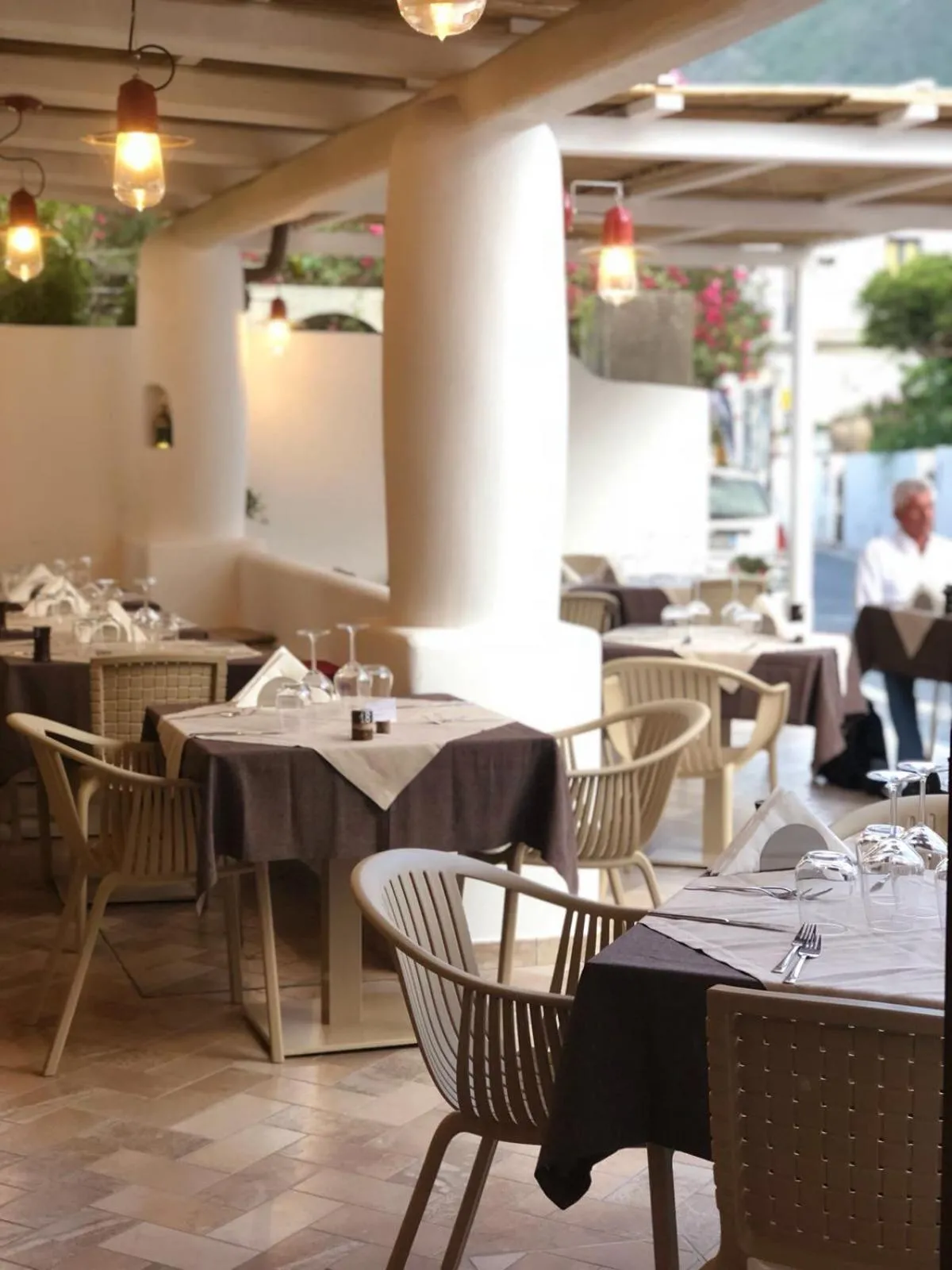 Restaurant/places to eat in 'A Alera Room & Breakfast
