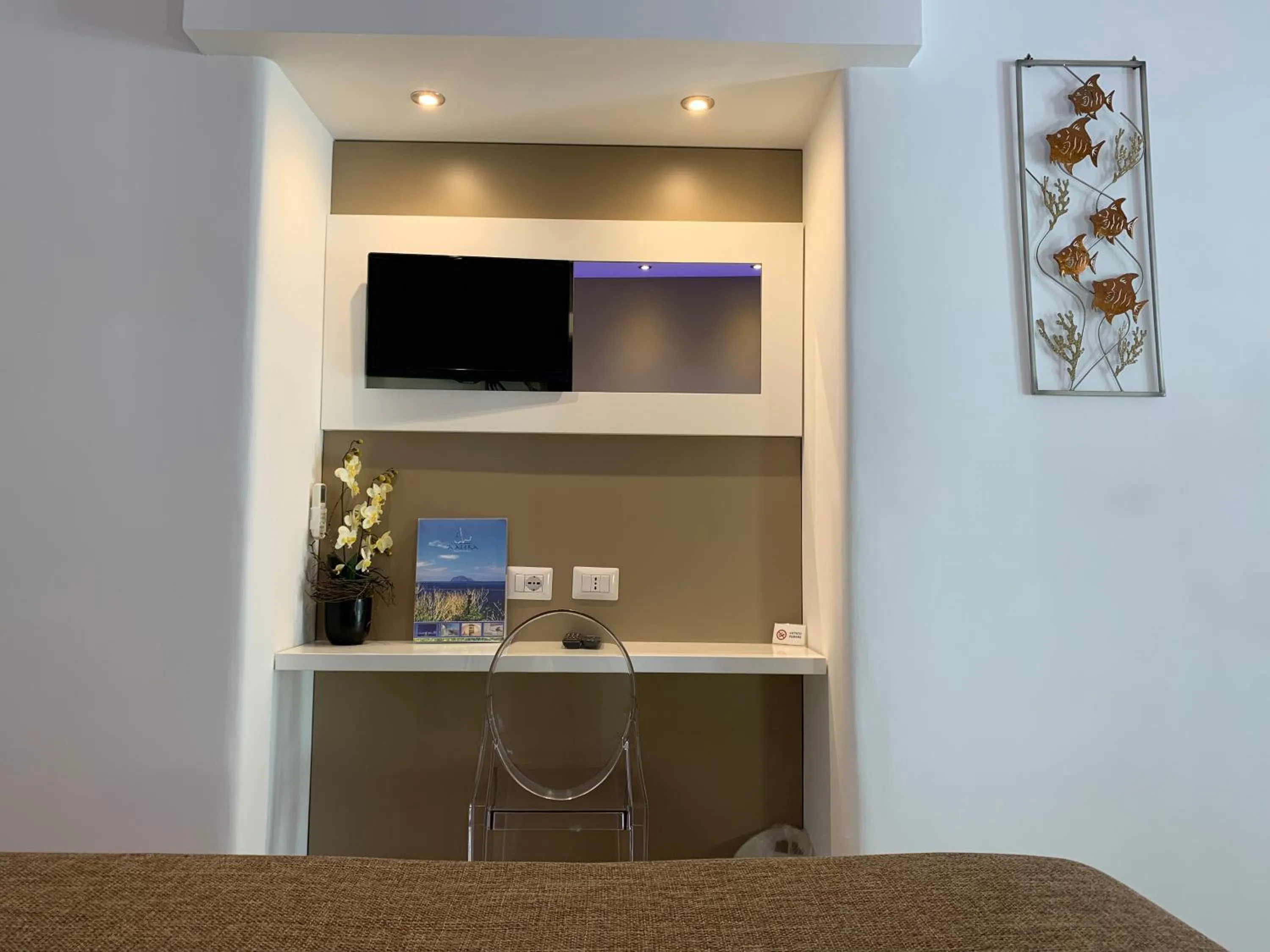 TV and multimedia in 'A Alera Room & Breakfast