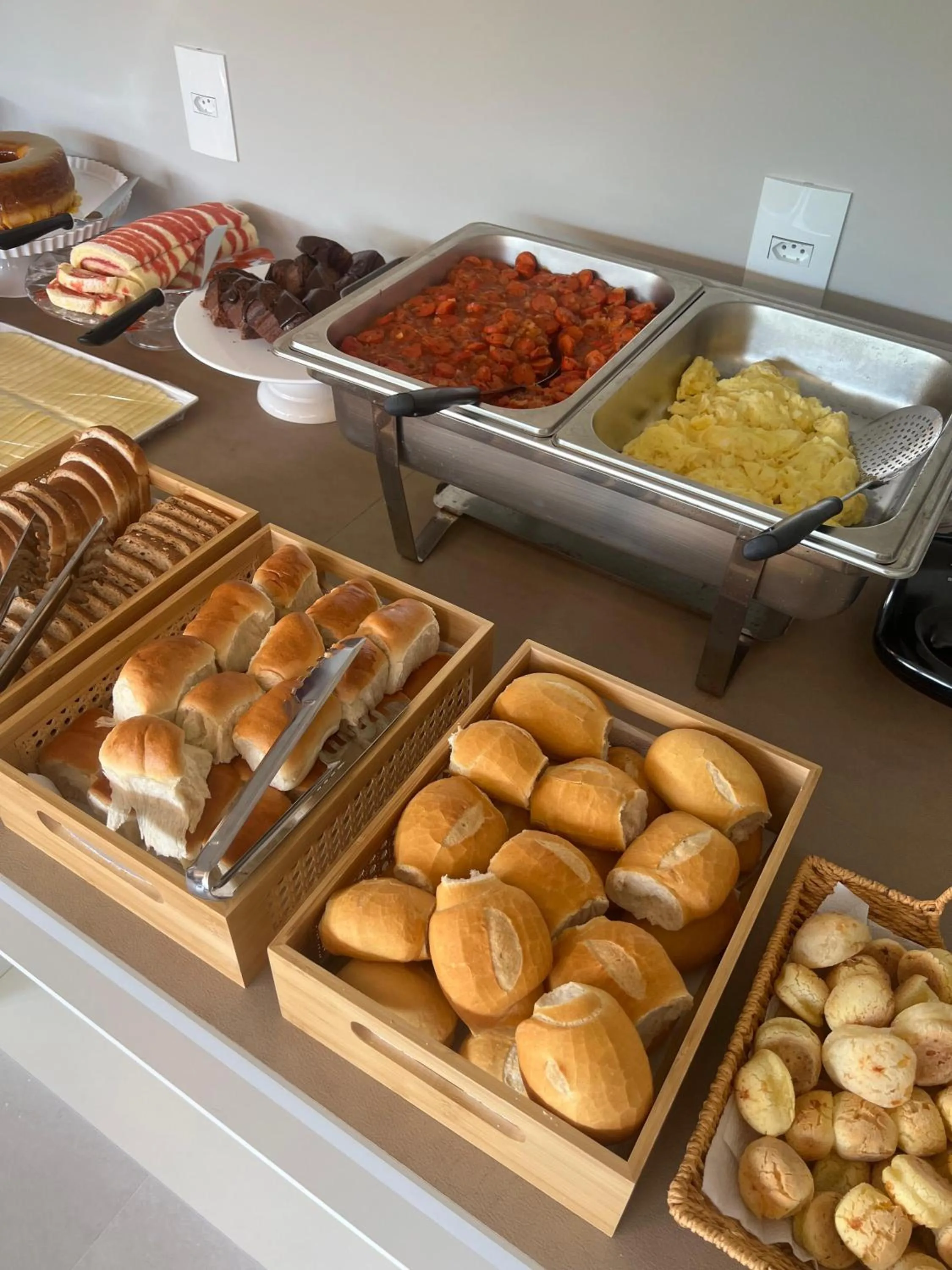 Buffet breakfast in Pousada Águas de 4 Ilhas