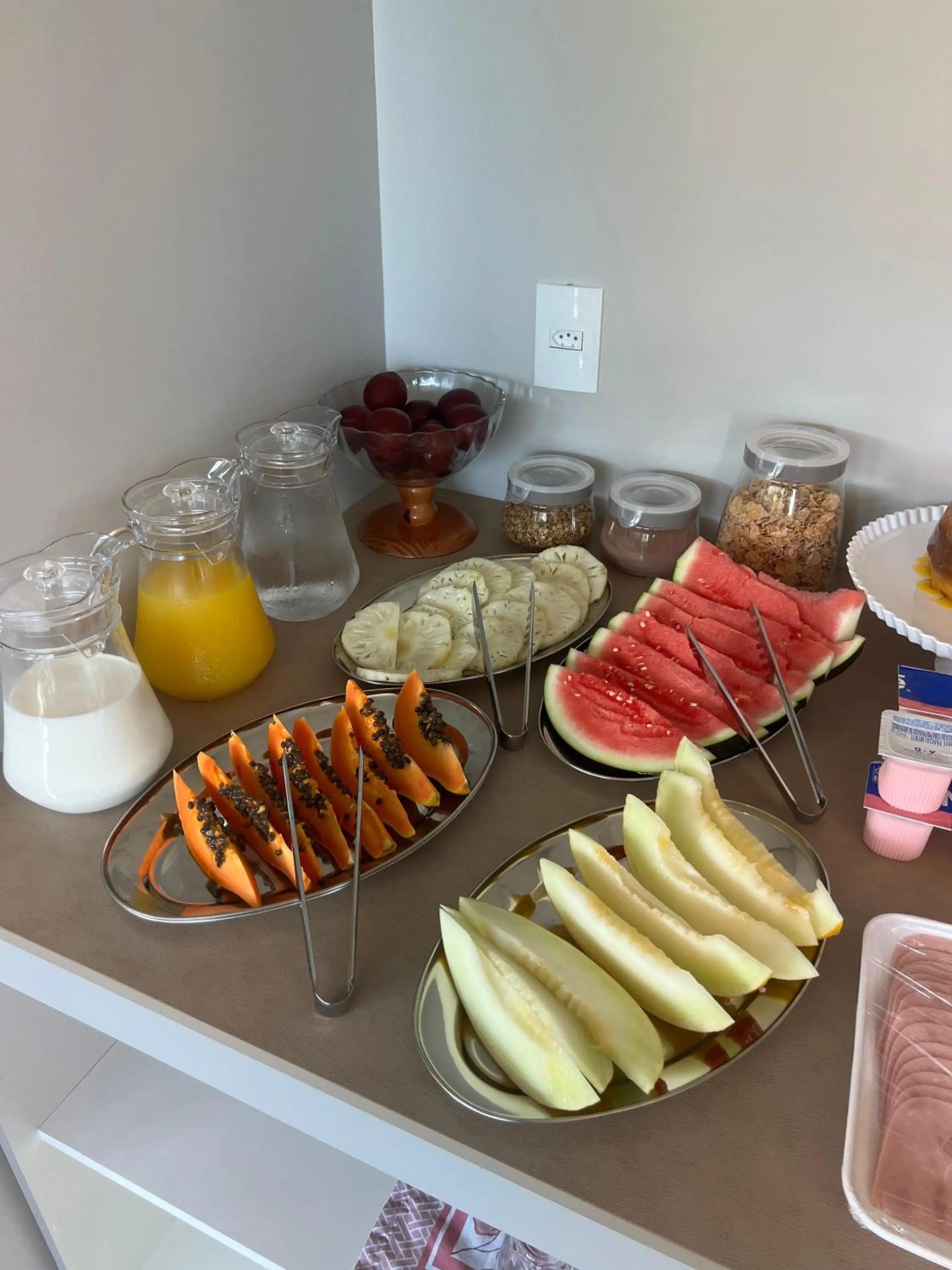 Buffet breakfast in Pousada Águas de 4 Ilhas