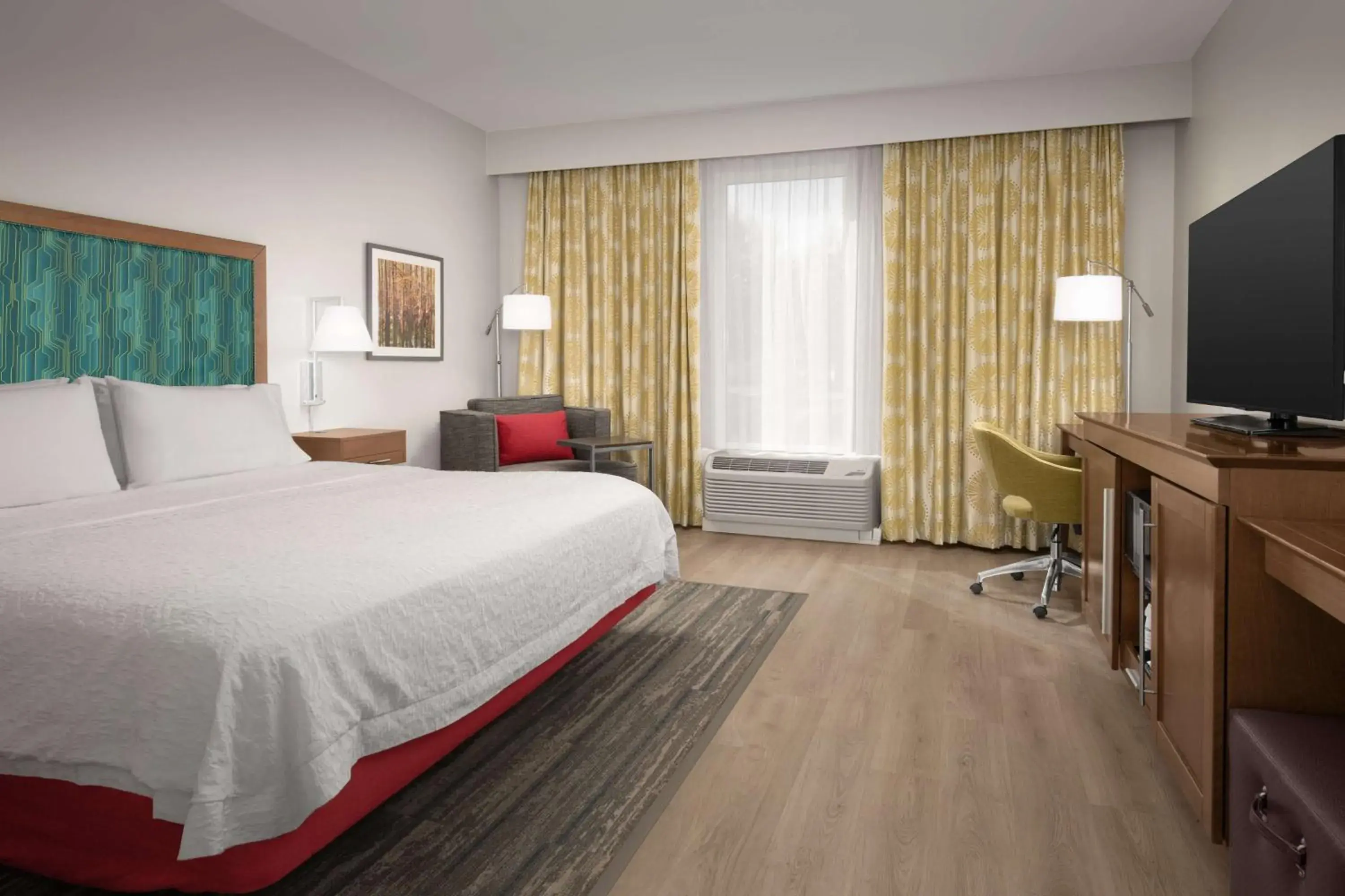 Bed in Hampton Inn & Suites Orangeburg, SC Bed in Hampton Inn & Suites Orangeburg, SC