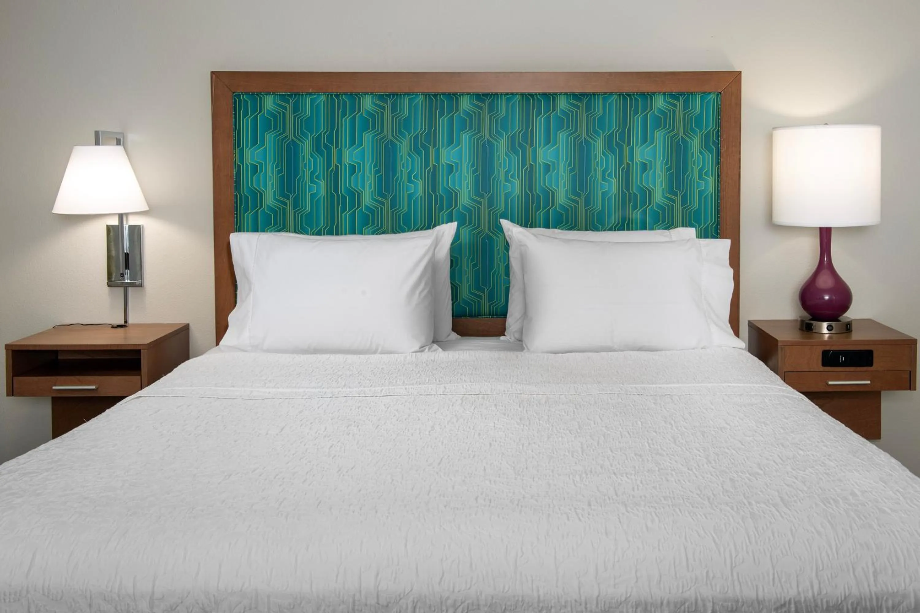 Bed in Hampton Inn & Suites Orangeburg, SC