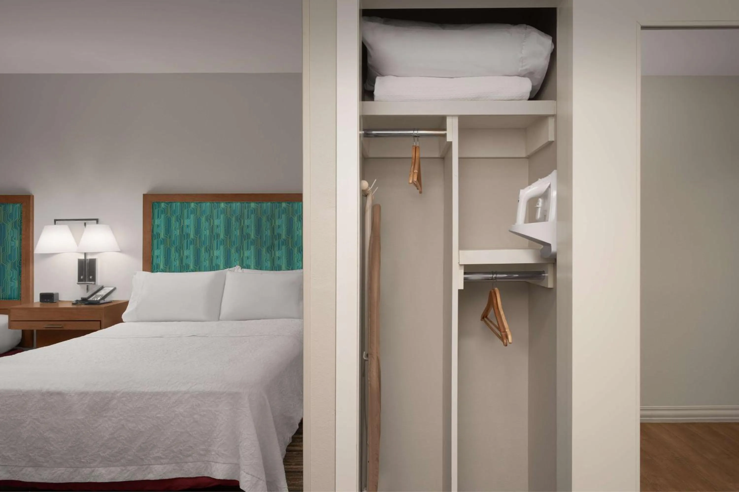 Bed in Hampton Inn & Suites Orangeburg, SC