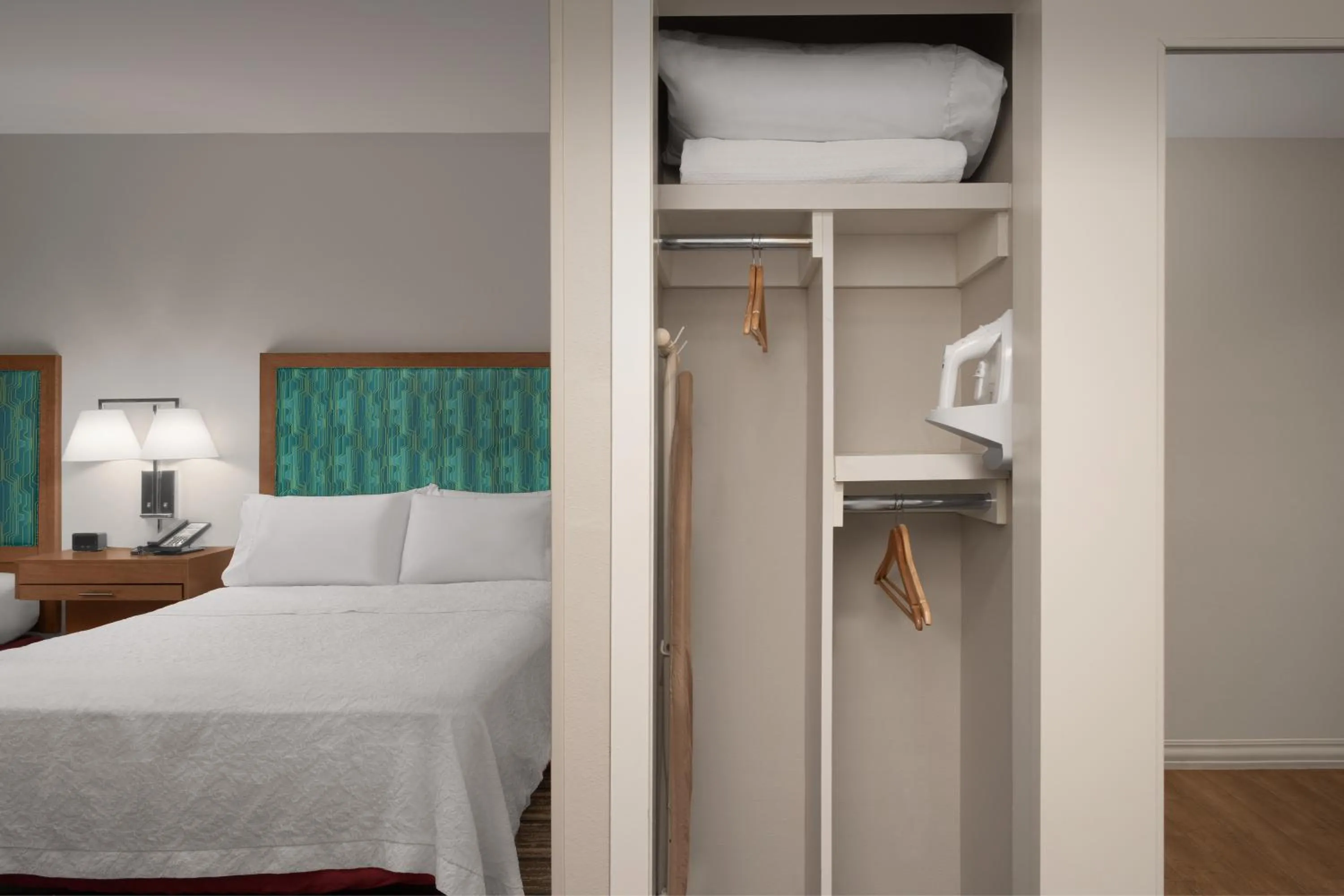 Bed in Hampton Inn & Suites Orangeburg, SC