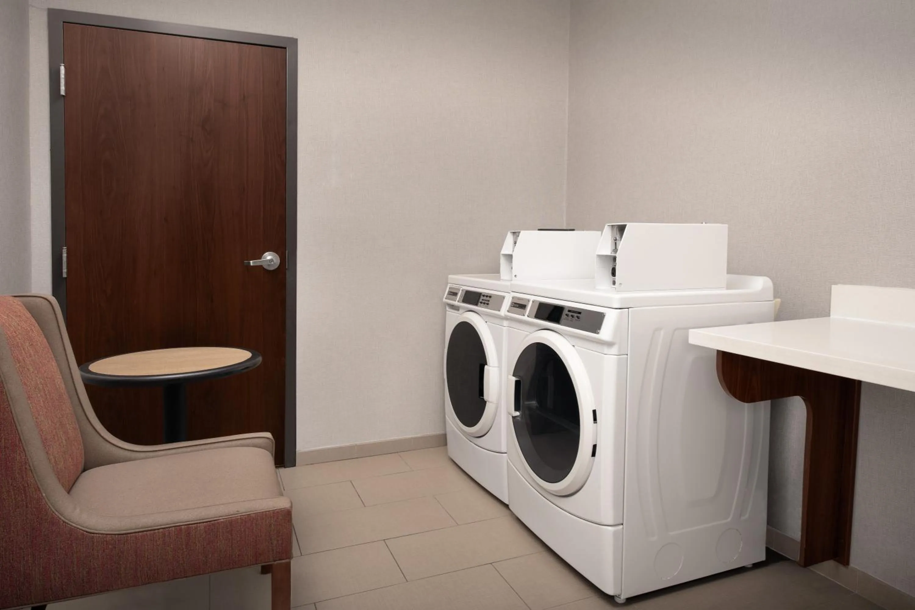 laundry in Hampton Inn & Suites Orangeburg, SC