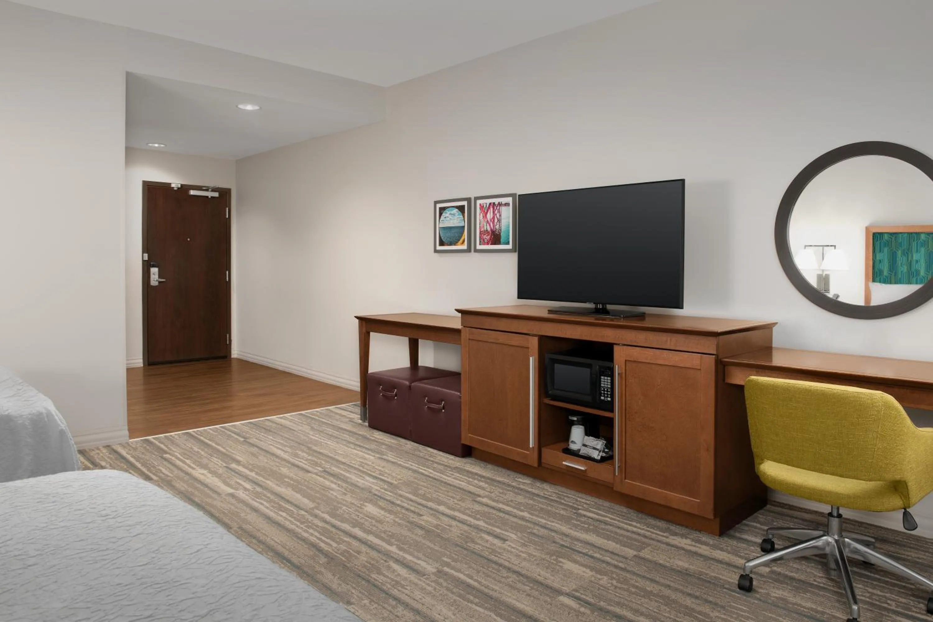 Bed in Hampton Inn & Suites Orangeburg, SC