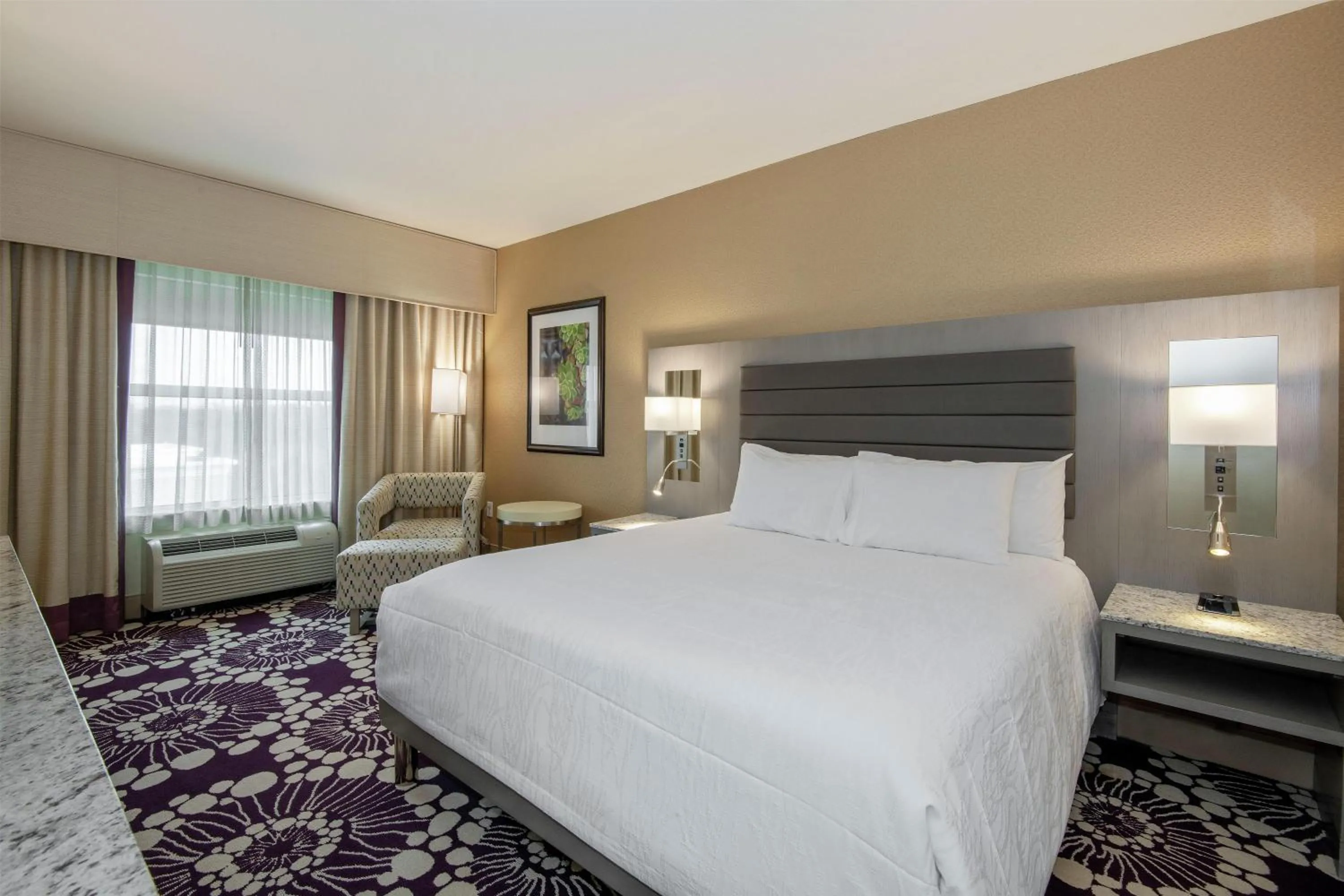 Bed in Hilton Garden Inn Raleigh/Crabtree Valley