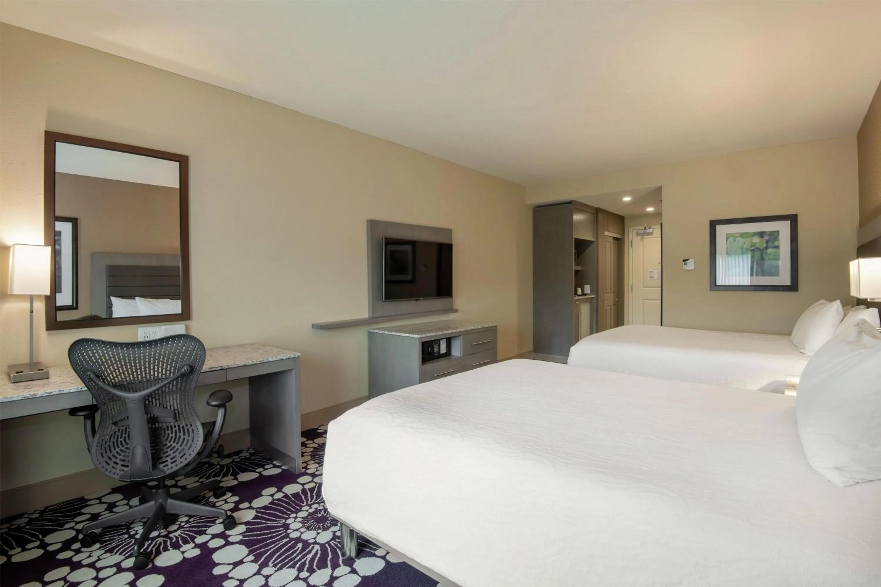 Bedroom, Bed in Hilton Garden Inn Raleigh/Crabtree Valley