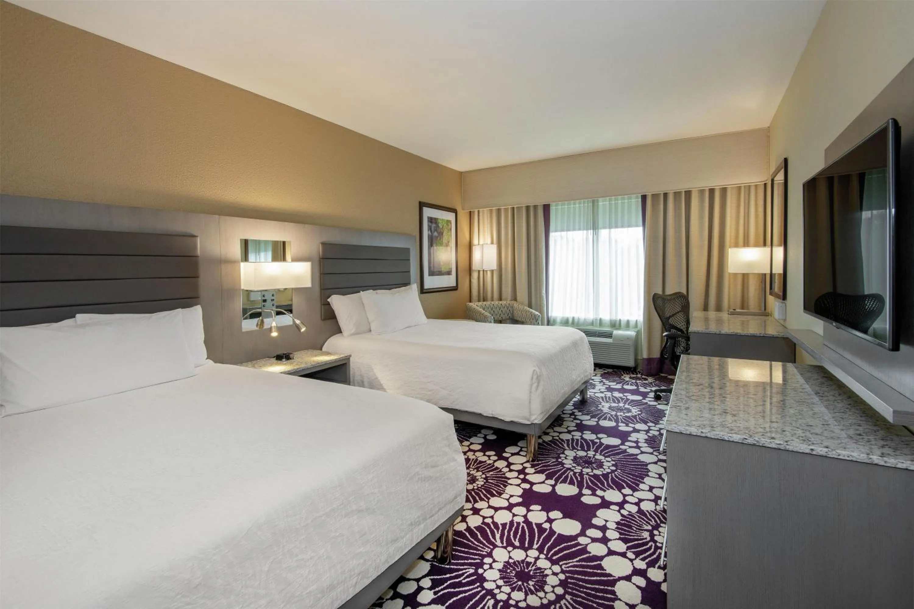 Bed in Hilton Garden Inn Raleigh/Crabtree Valley