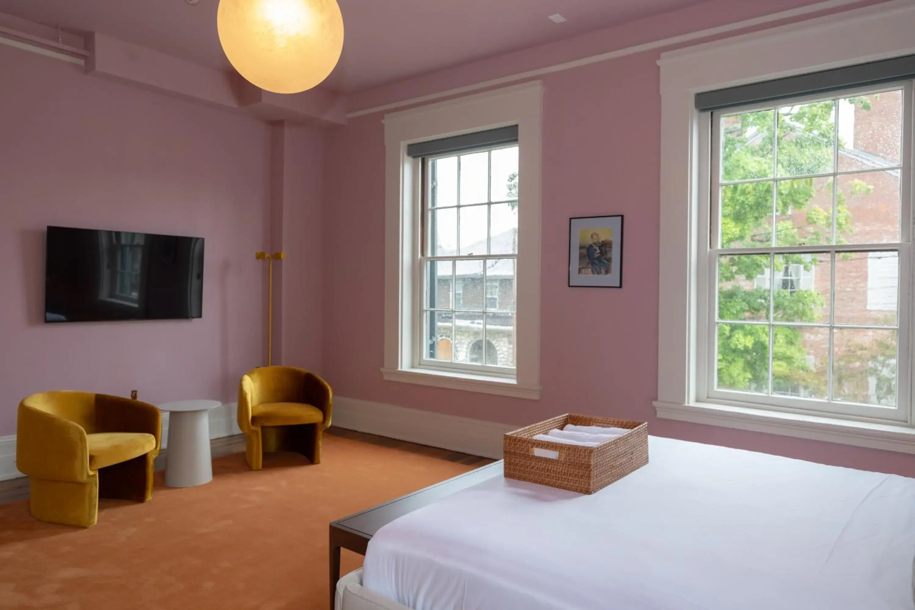 Deluxe King Room in The Ashbrook Hotel Deluxe King Room in The Ashbrook Hotel