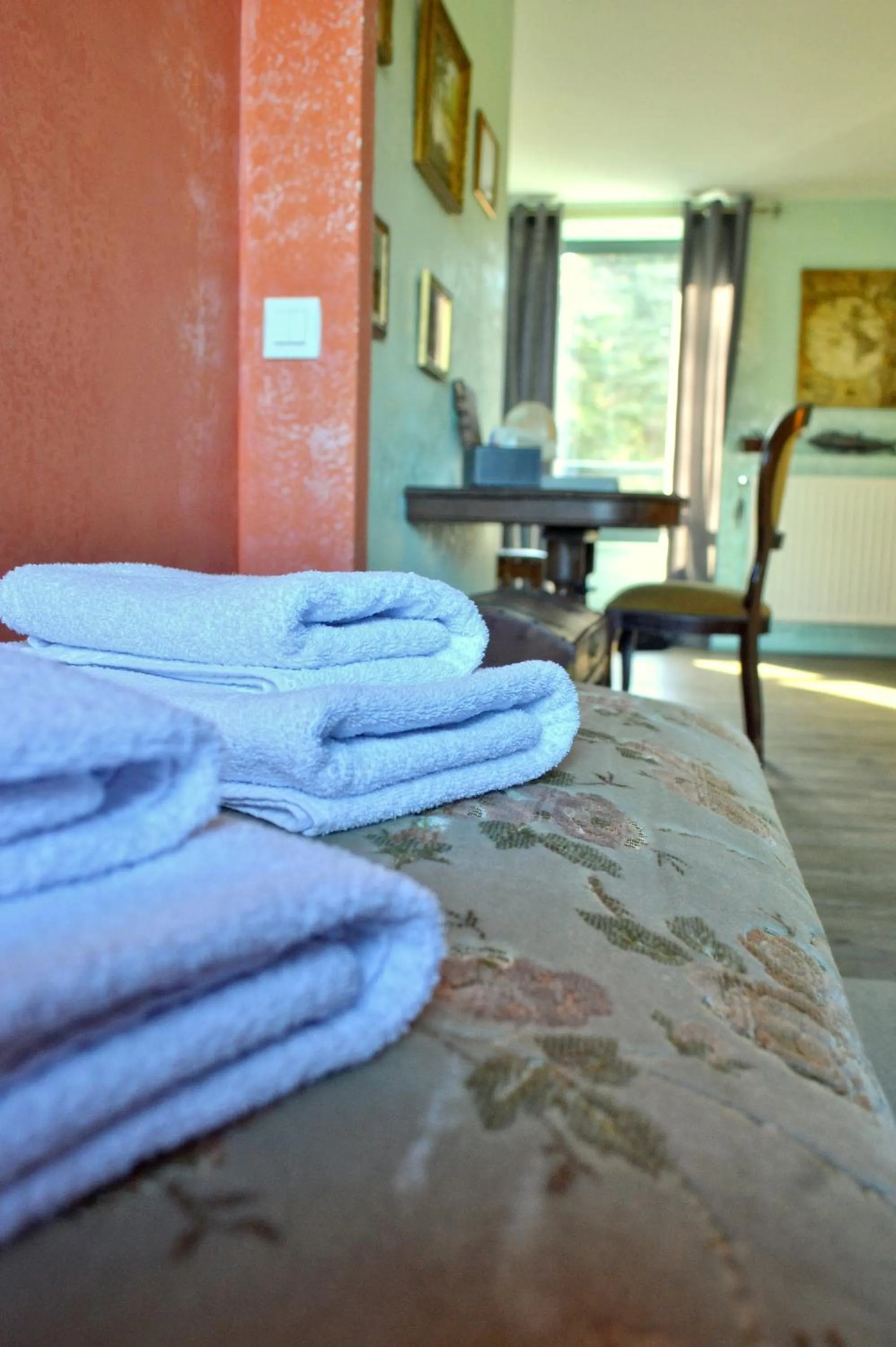 Other, Bed in Retour aux Sources