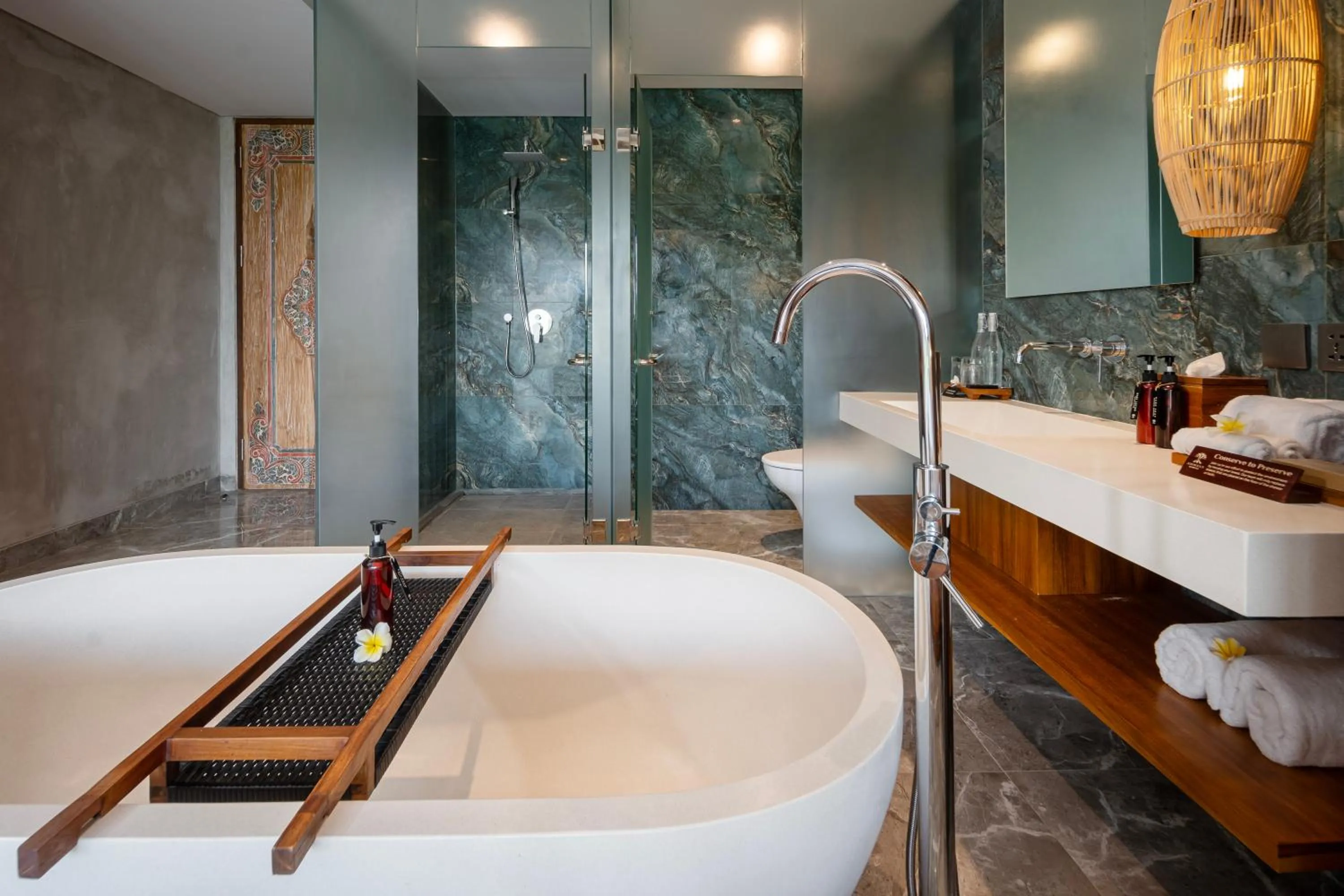 Bathroom in Emana Akatara