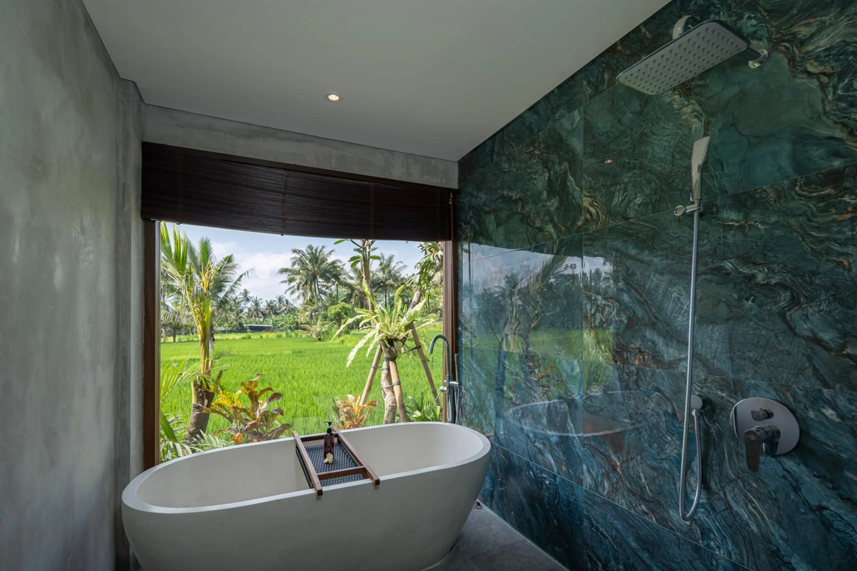 Bath in Emana Akatara