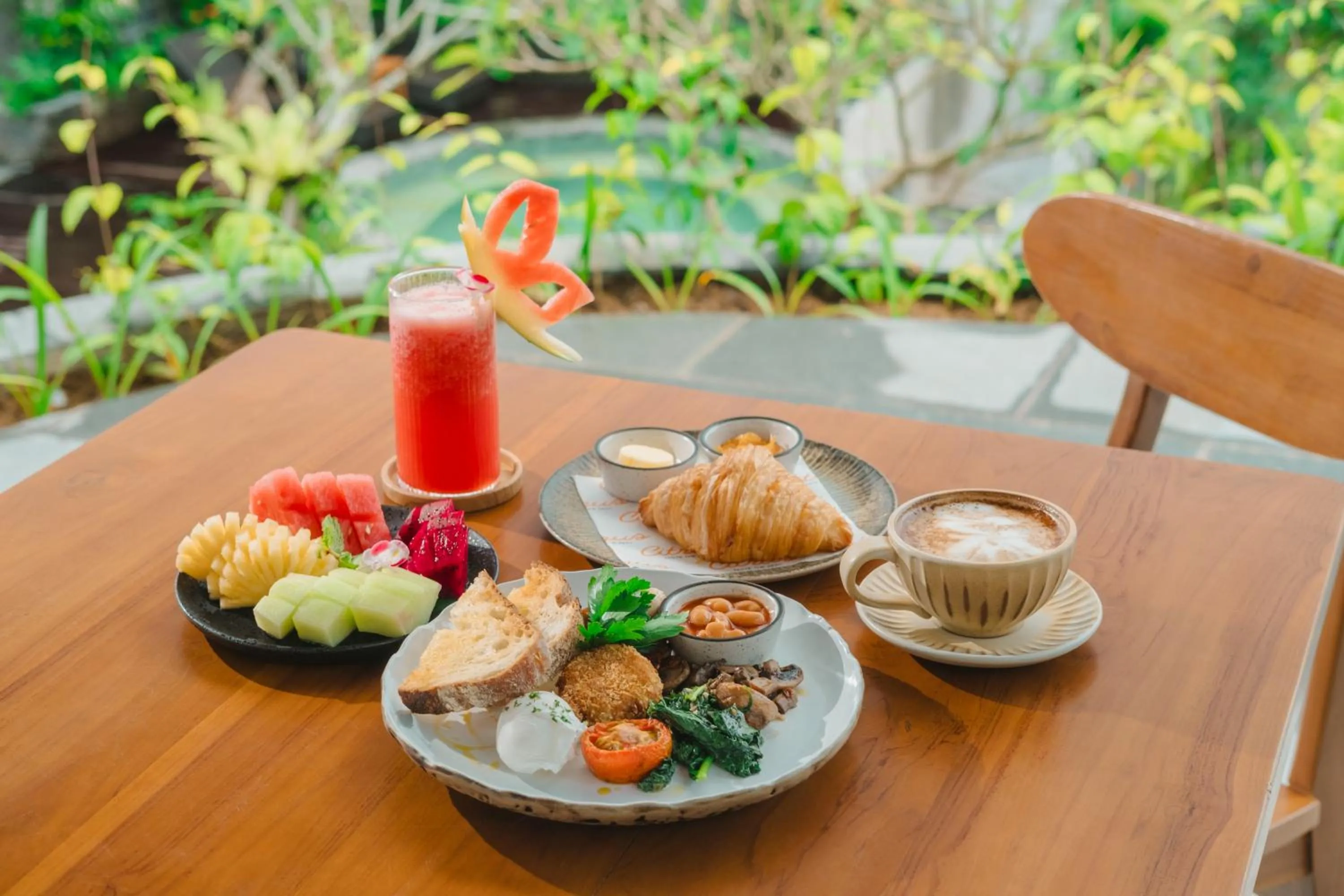 Breakfast in Emana Akatara