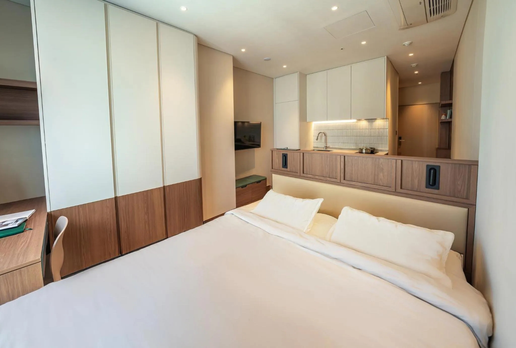 Bed in Weave Suites - Sunyu Parkside