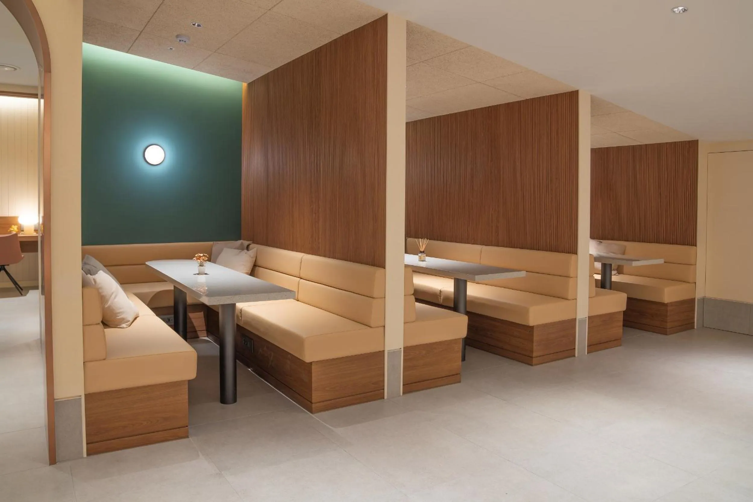 Lounge or bar, Bed in Weave Suites - Sunyu Parkside