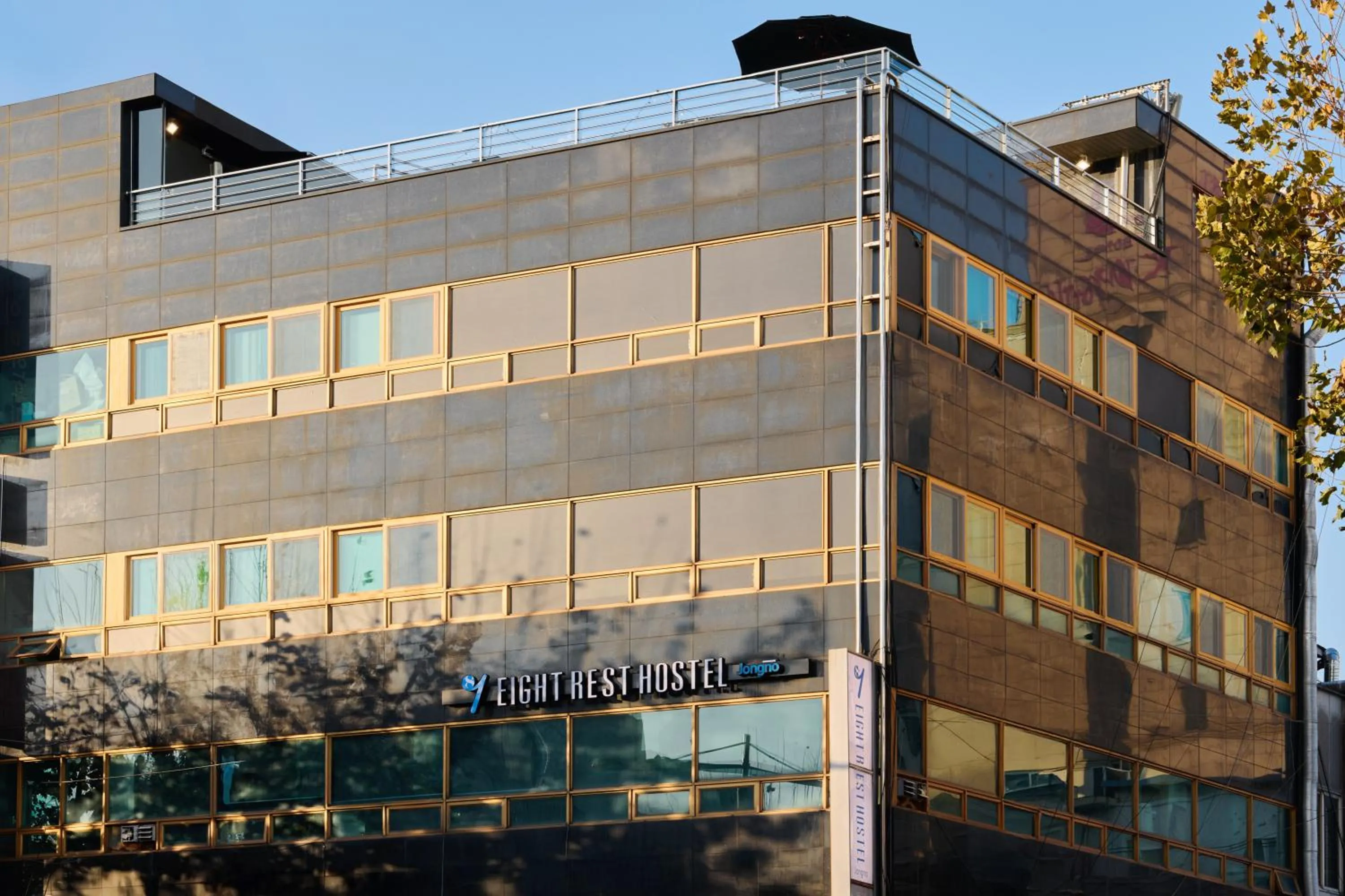 Property building in Eight Rest Hostel Jong-ro