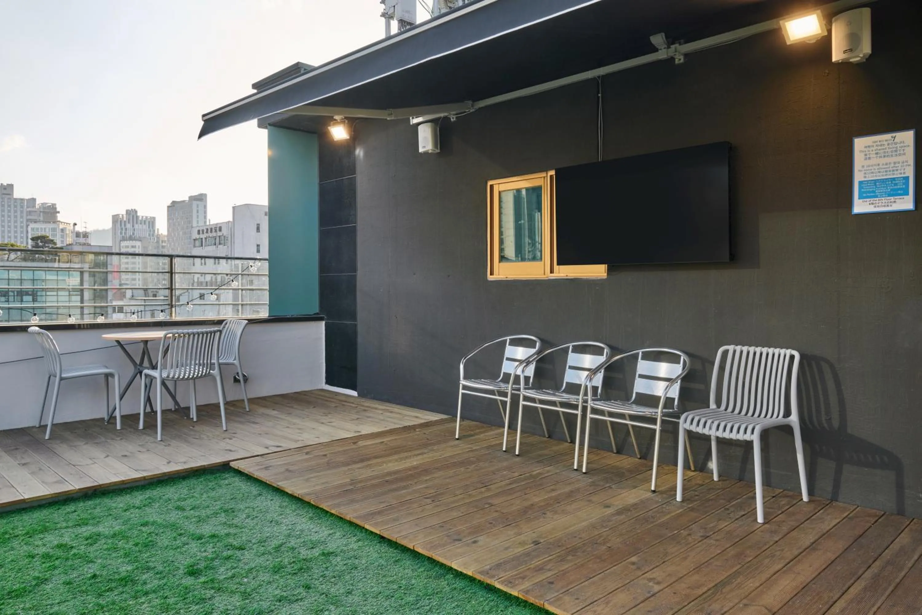 Balcony/Terrace in Eight Rest Hostel Jong-ro