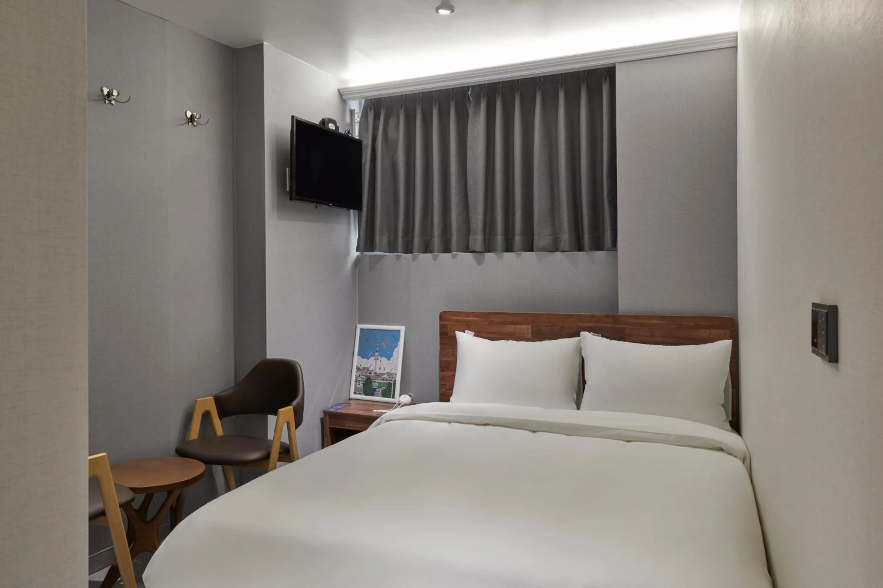 Communal lounge/ TV room, Bed in Eight Rest Hostel Jong-ro