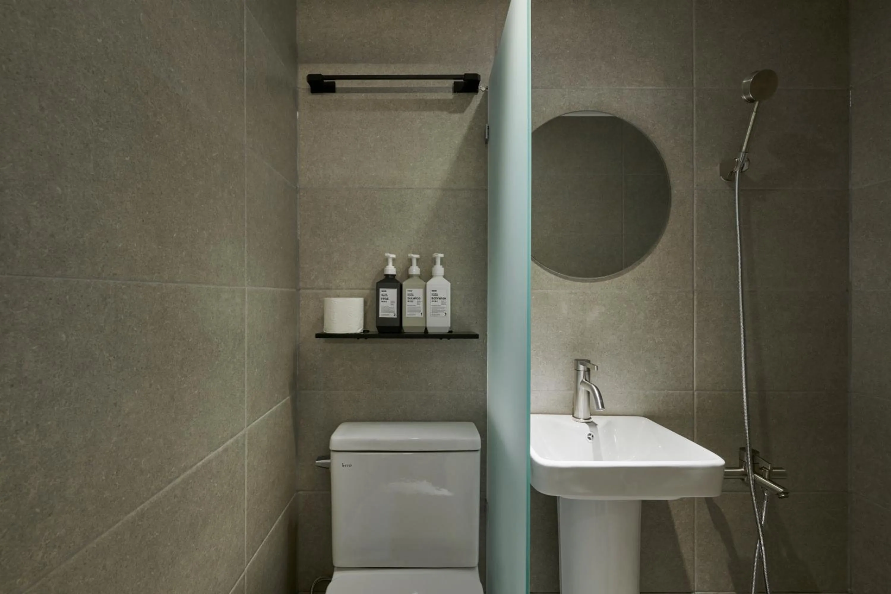 Shower in Eight Rest Hostel Jong-ro