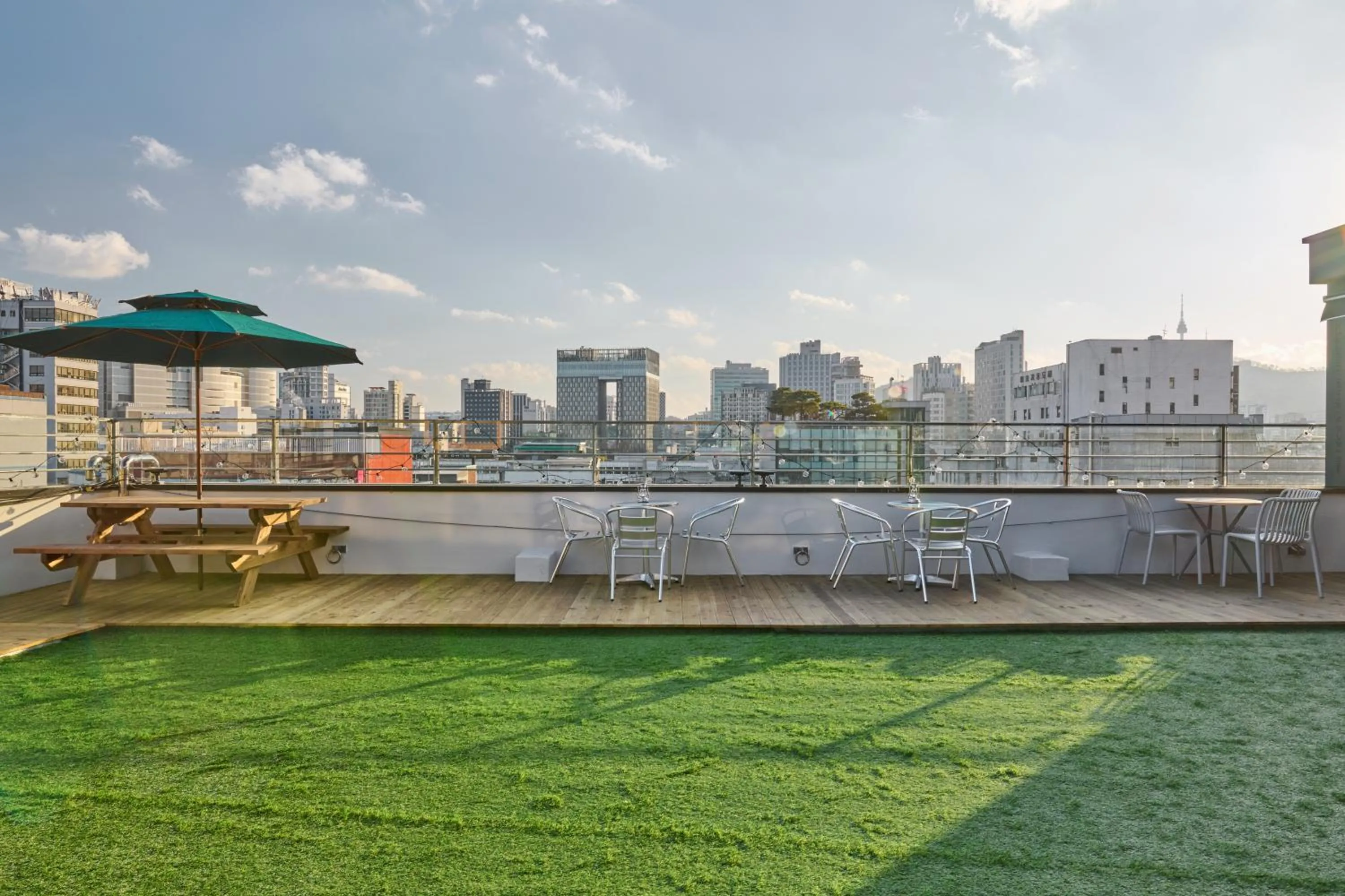 Property building in Eight Rest Hostel Jong-ro