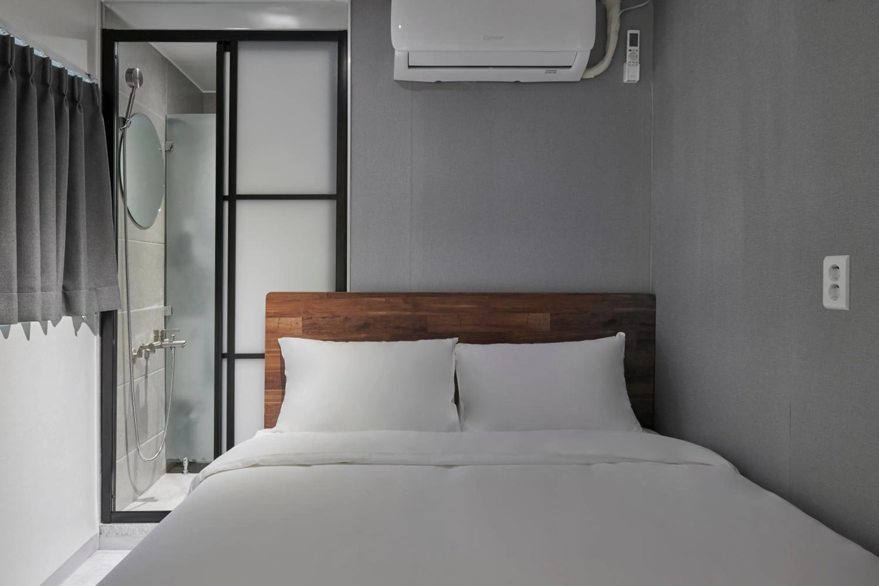 Bed in Eight Rest Hostel Jong-ro