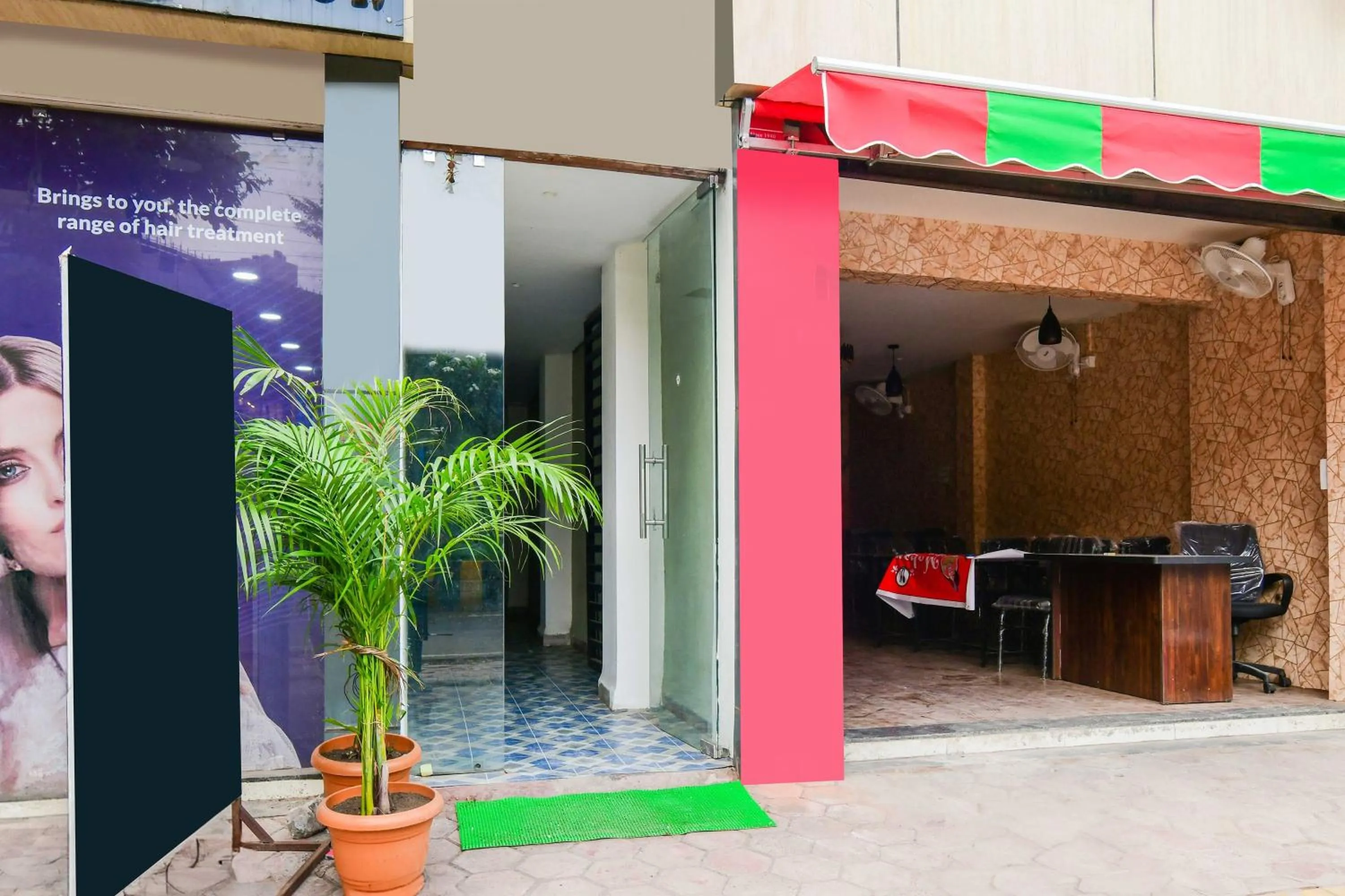 Facade/entrance in HOTEL O HRK INN