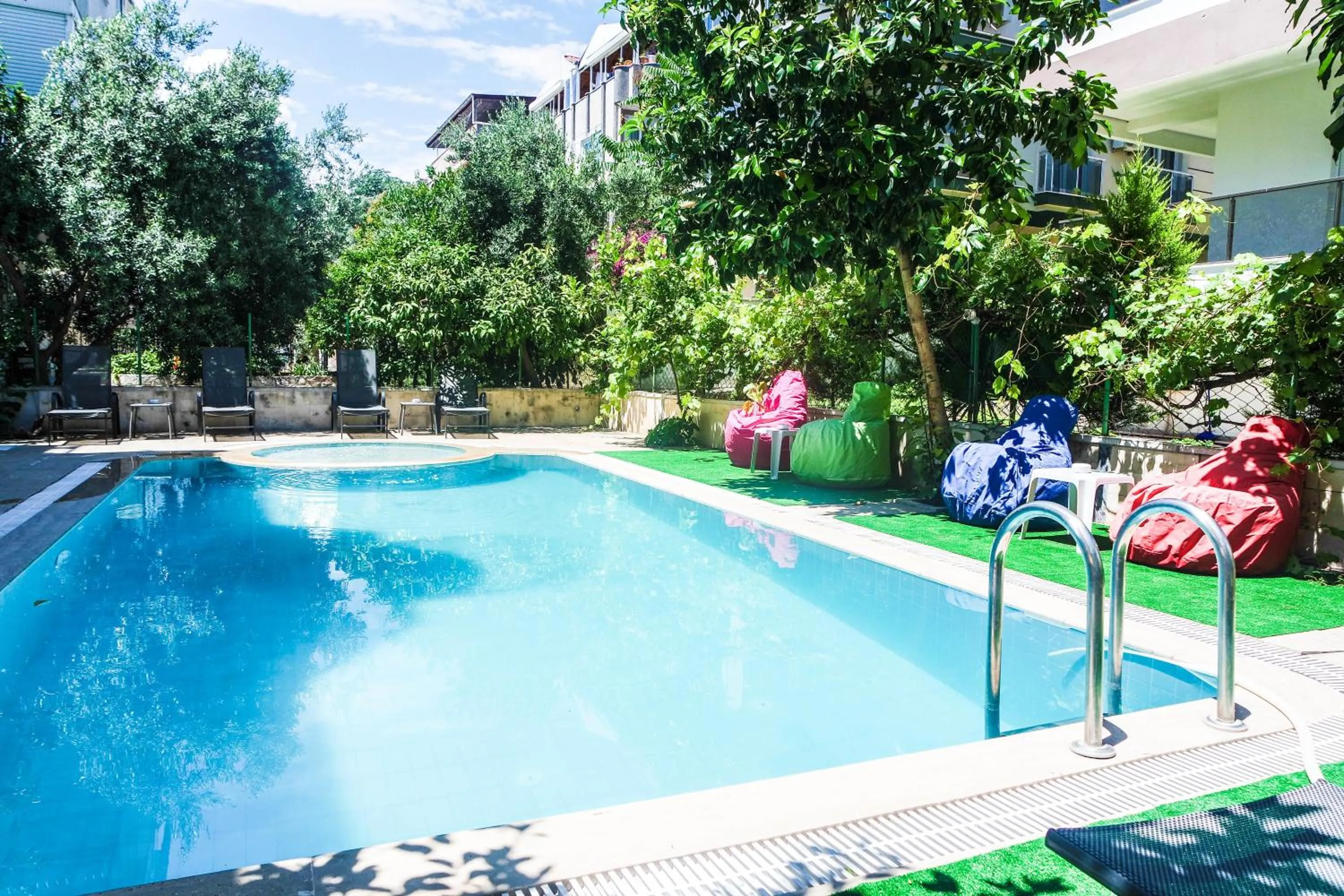 Swimming pool in Ale Park Hotel Apartments