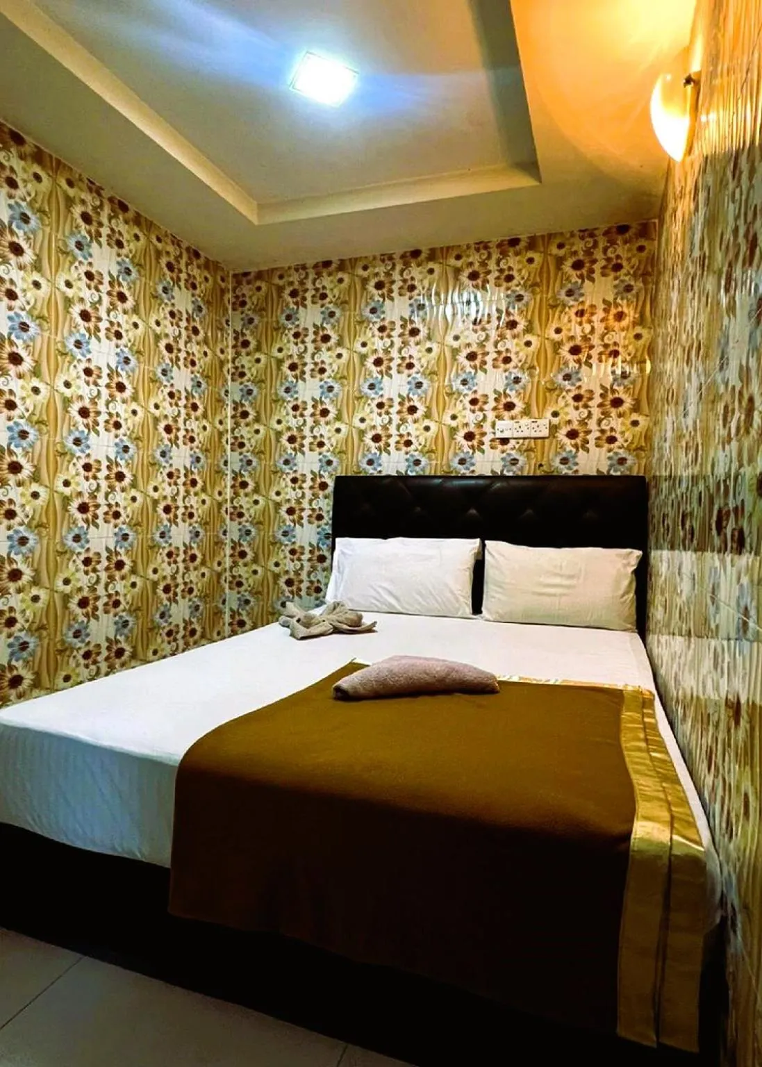 Bathroom, Bed in ARK Hotel New Wave Shah Alam