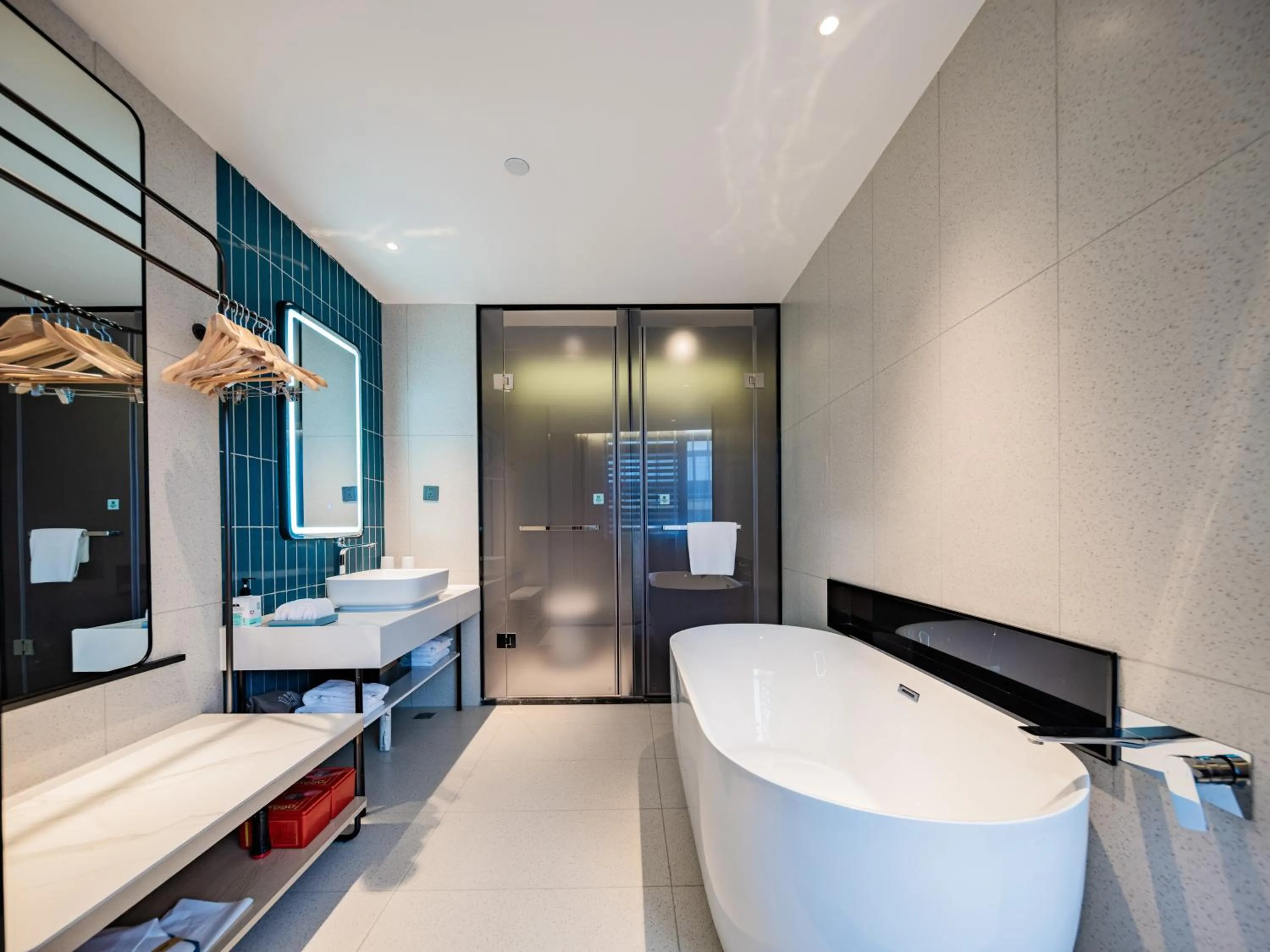 Shower, Bed in Echarm Hotel Xi'an Chanba International Exhibition Center