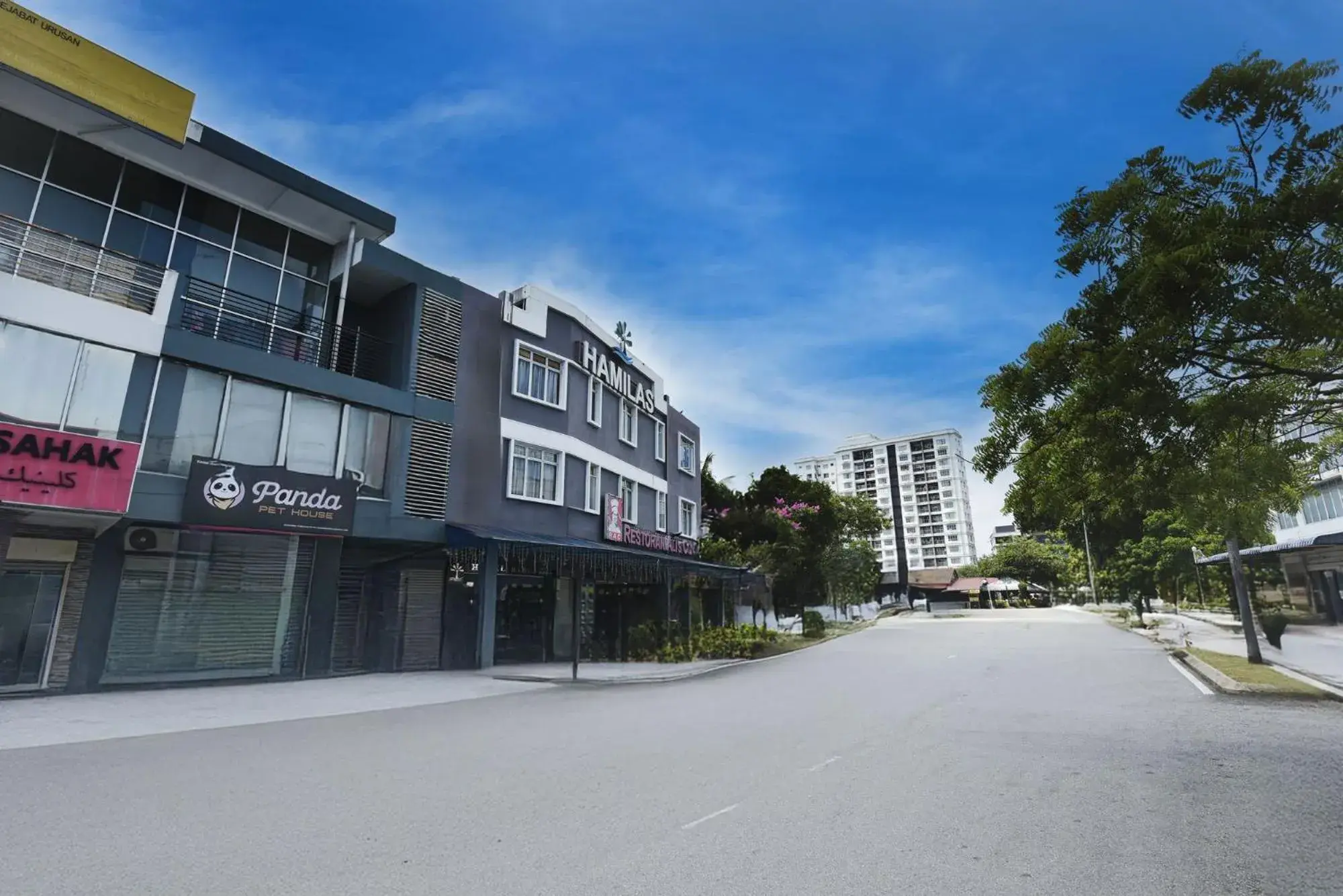 Property building in Hotel O Hotel Hamilas Property building in Hotel O Hotel Hamilas