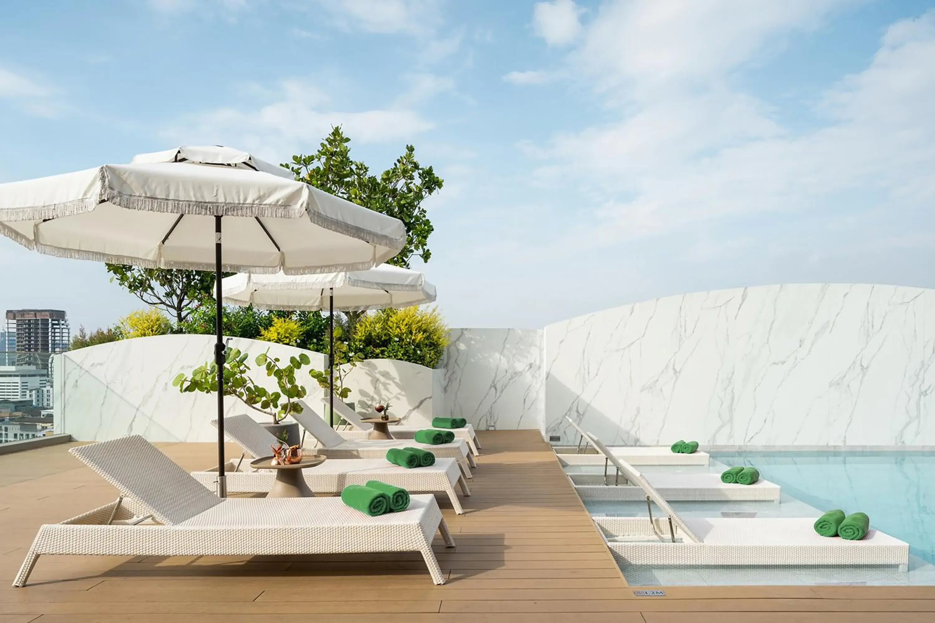 Swimming pool in Somerset Sukhumvit 71 Bangkok Swimming pool in Somerset Sukhumvit 71 Bangkok