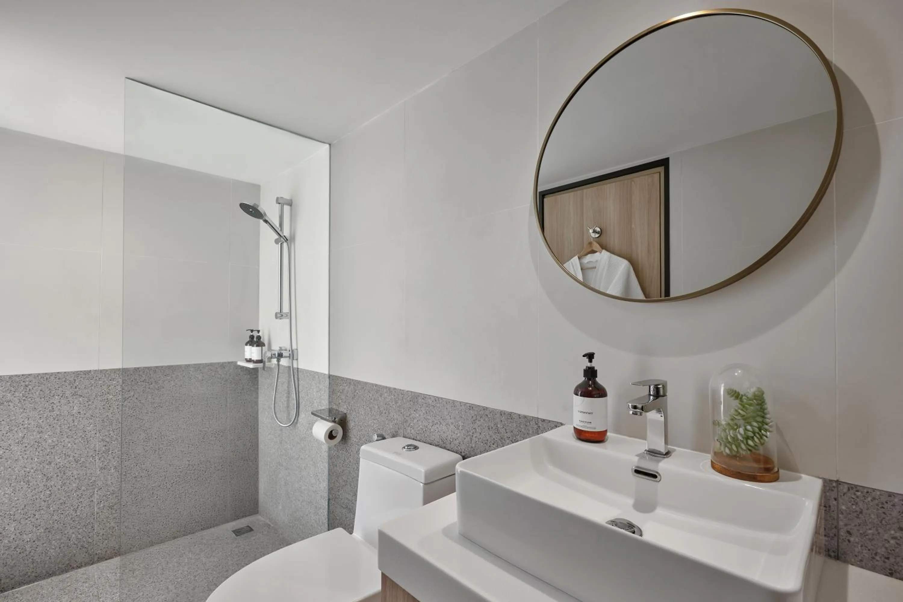 Toilet in Somerset Sukhumvit 71 Bangkok