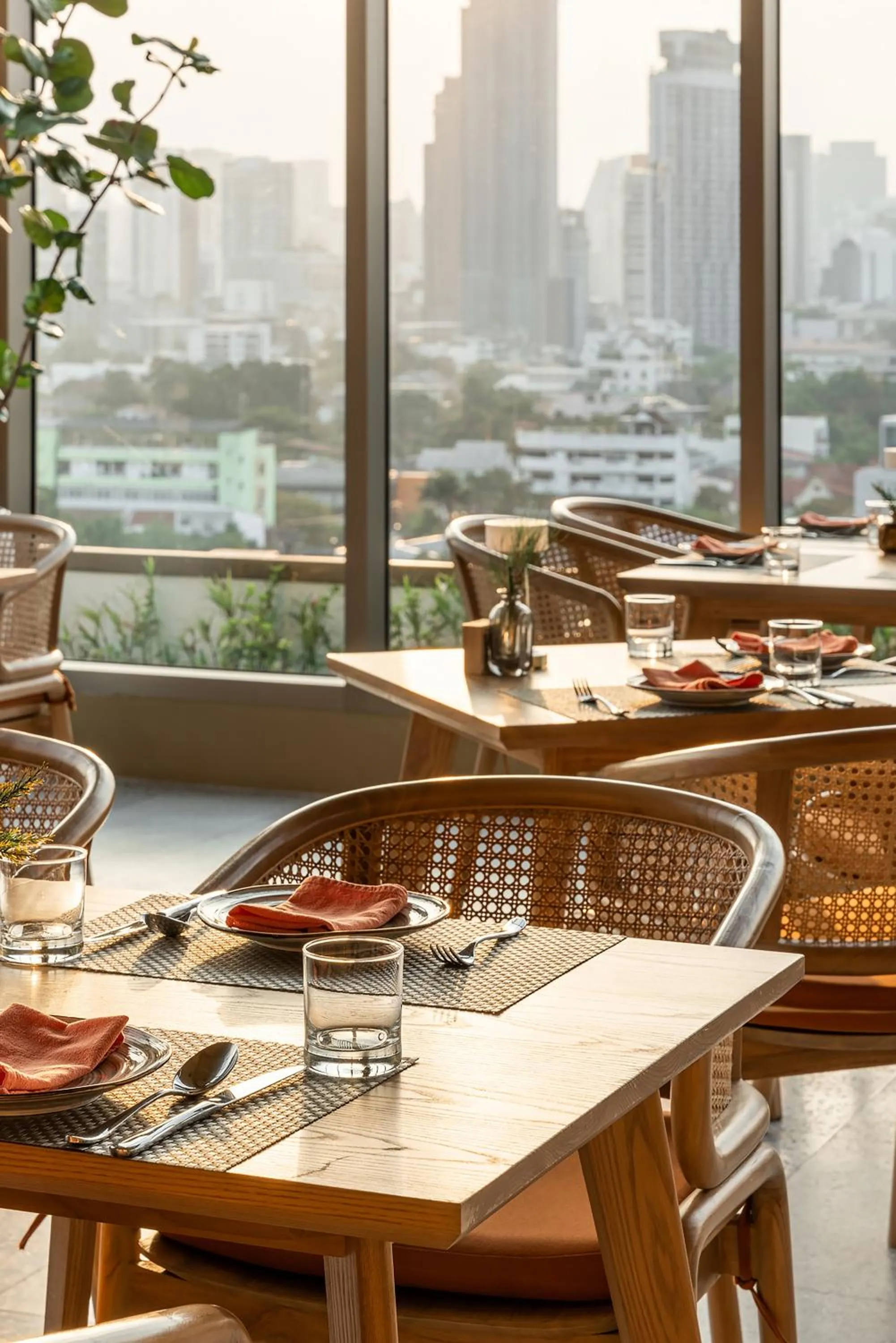 Restaurant/places to eat in Somerset Sukhumvit 71 Bangkok