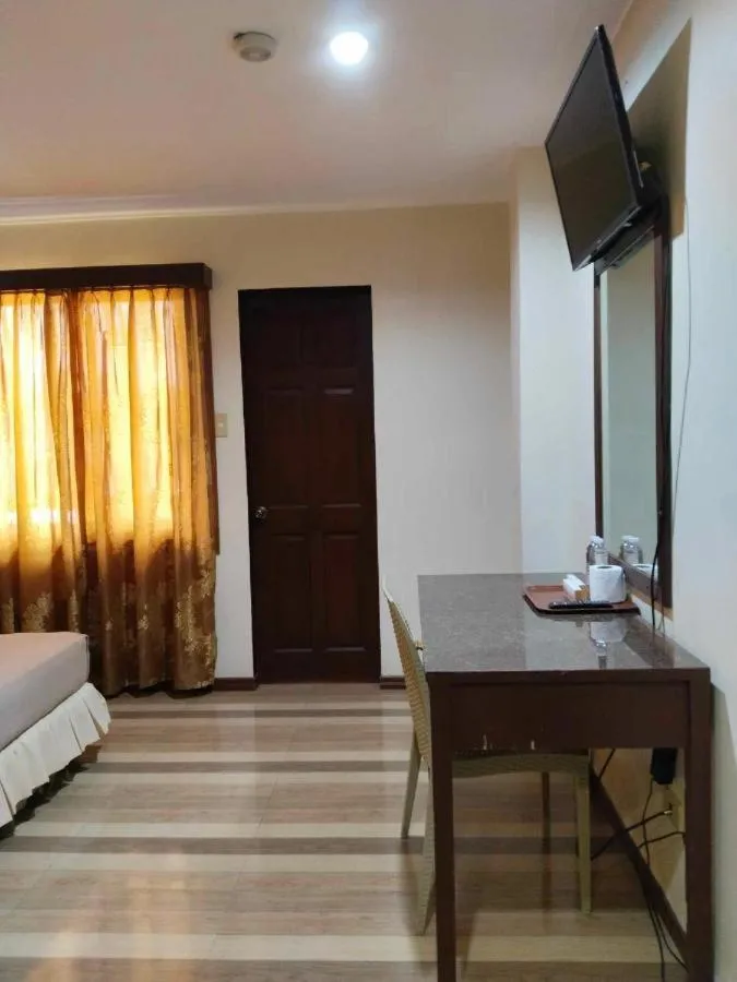 TV and multimedia, Bed in F and C Guesthouse by Hiverooms