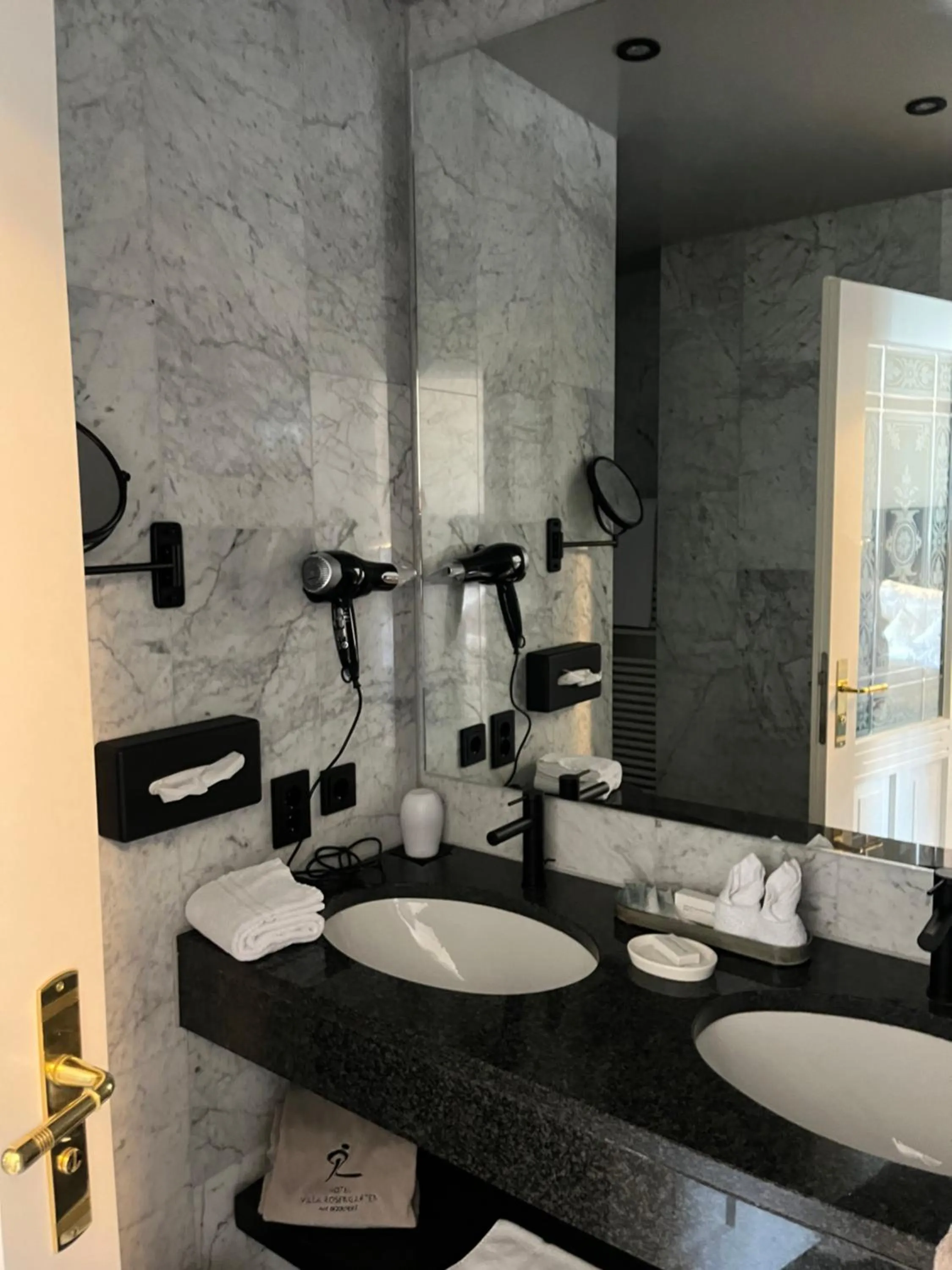 Bathroom in Hotel Garni Villa Rosengarten