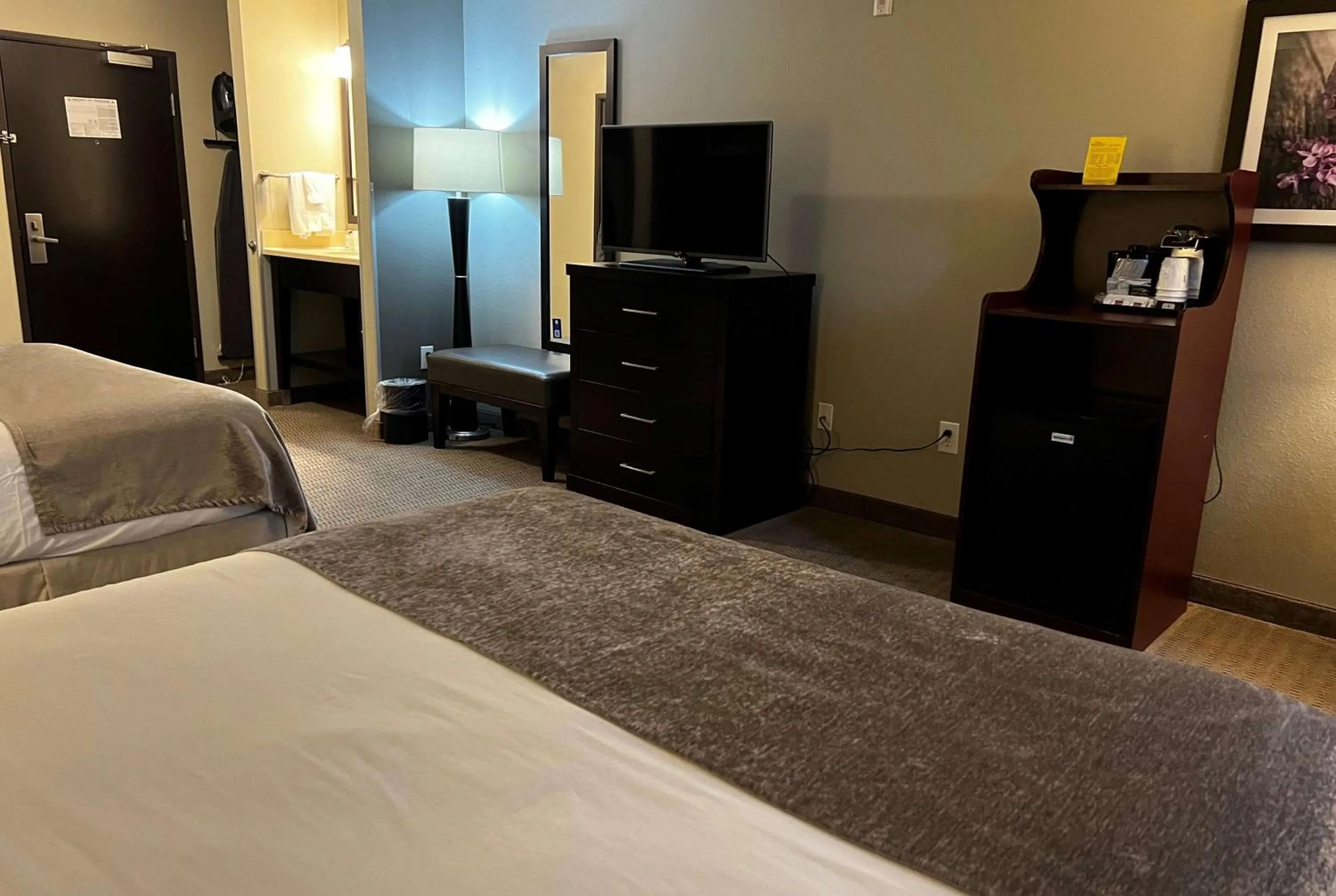 Photo of the whole room, Bed in Baymont by Wyndham College Station