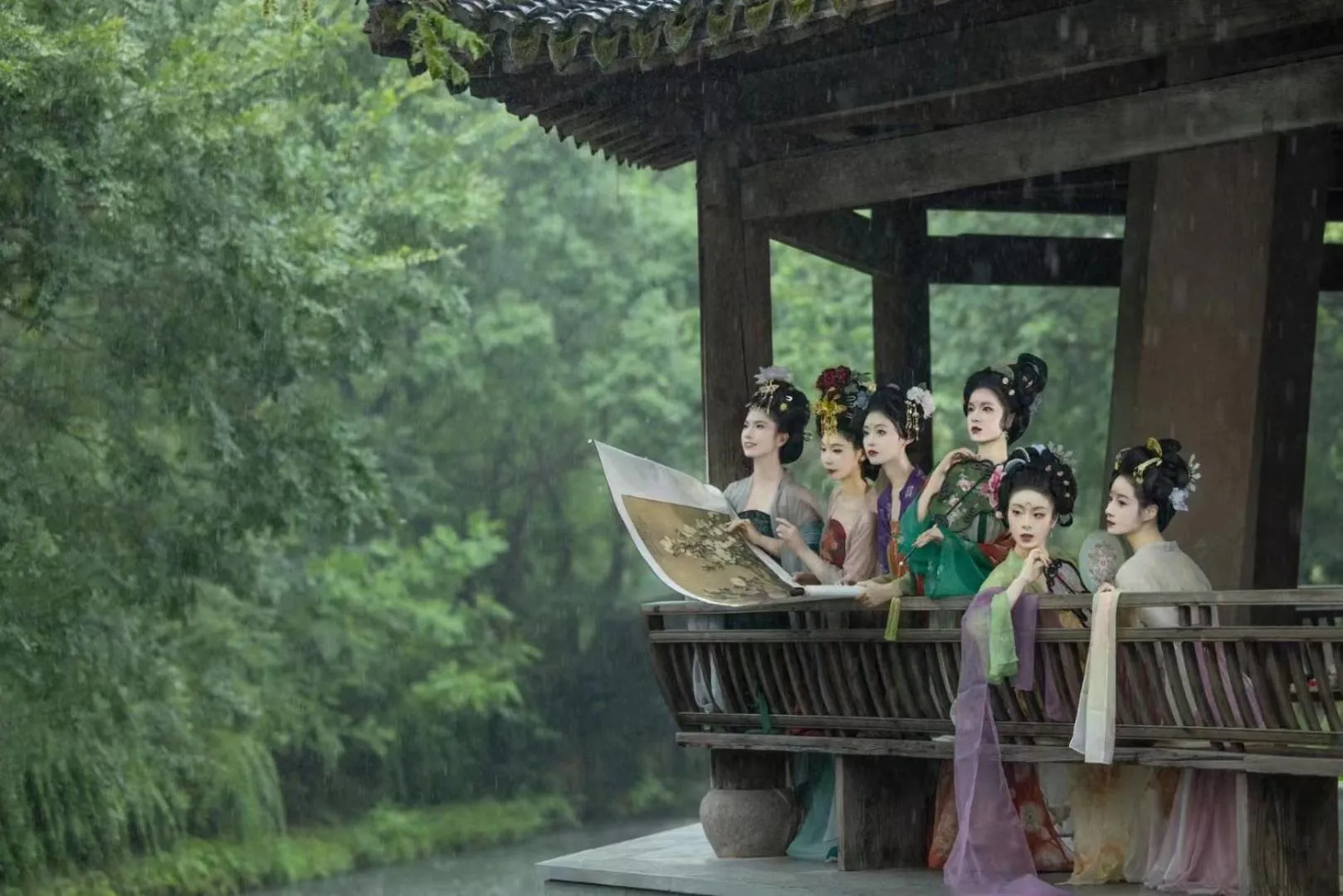 People in Xishang Yunjian Holiday Hotel