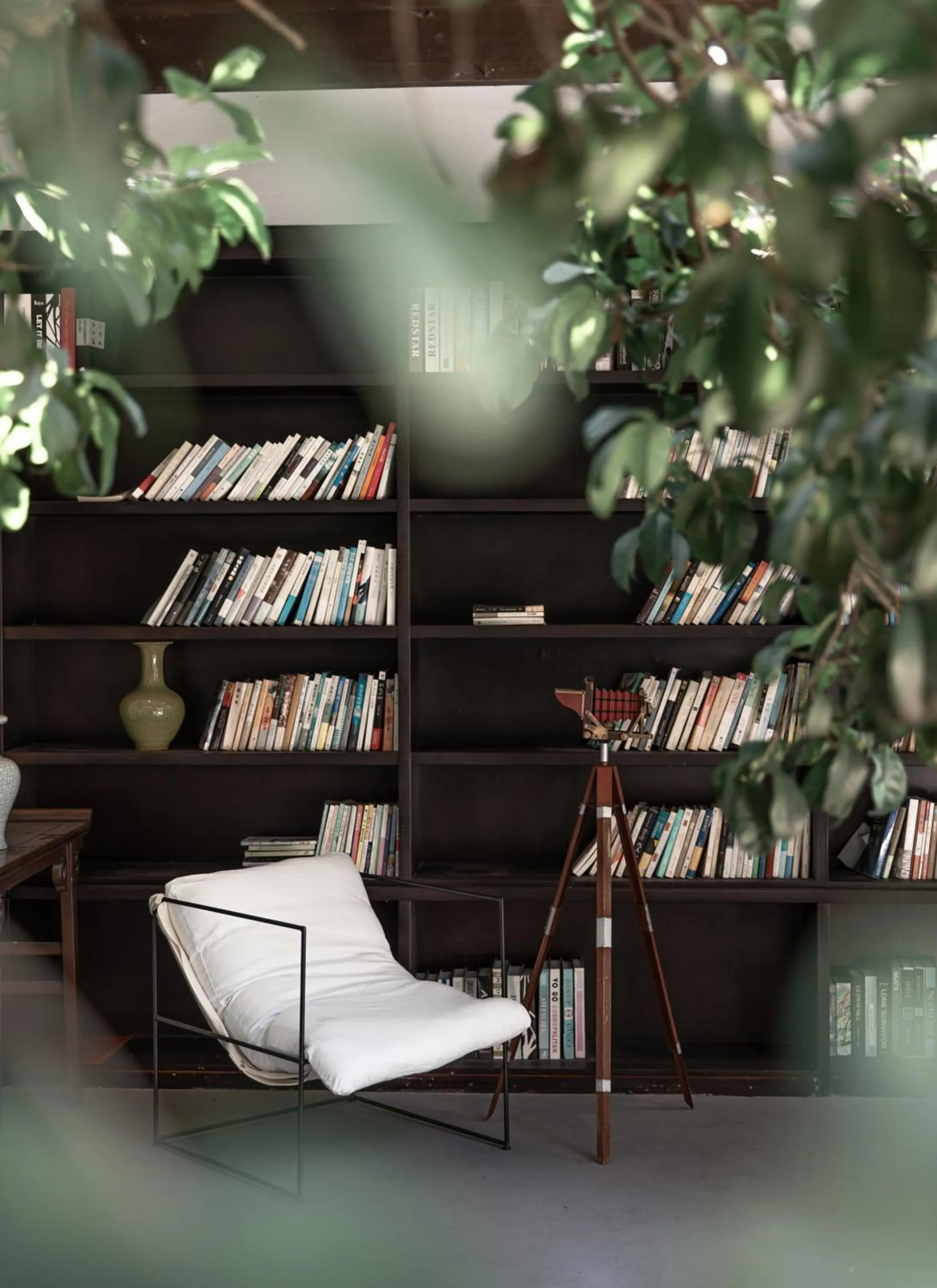 Library in Xishang Yunjian Holiday Hotel