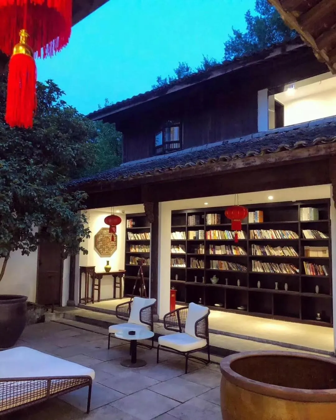 Seating area in Xishang Yunjian Holiday Hotel