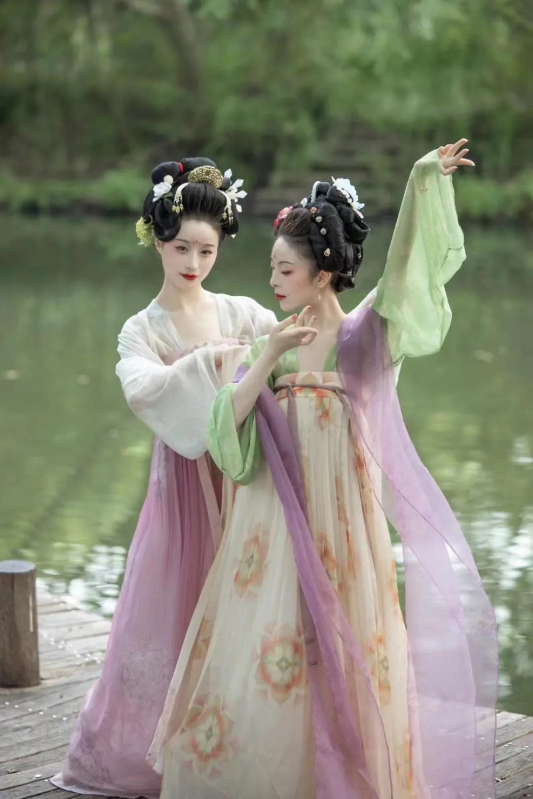 People in Xishang Yunjian Holiday Hotel