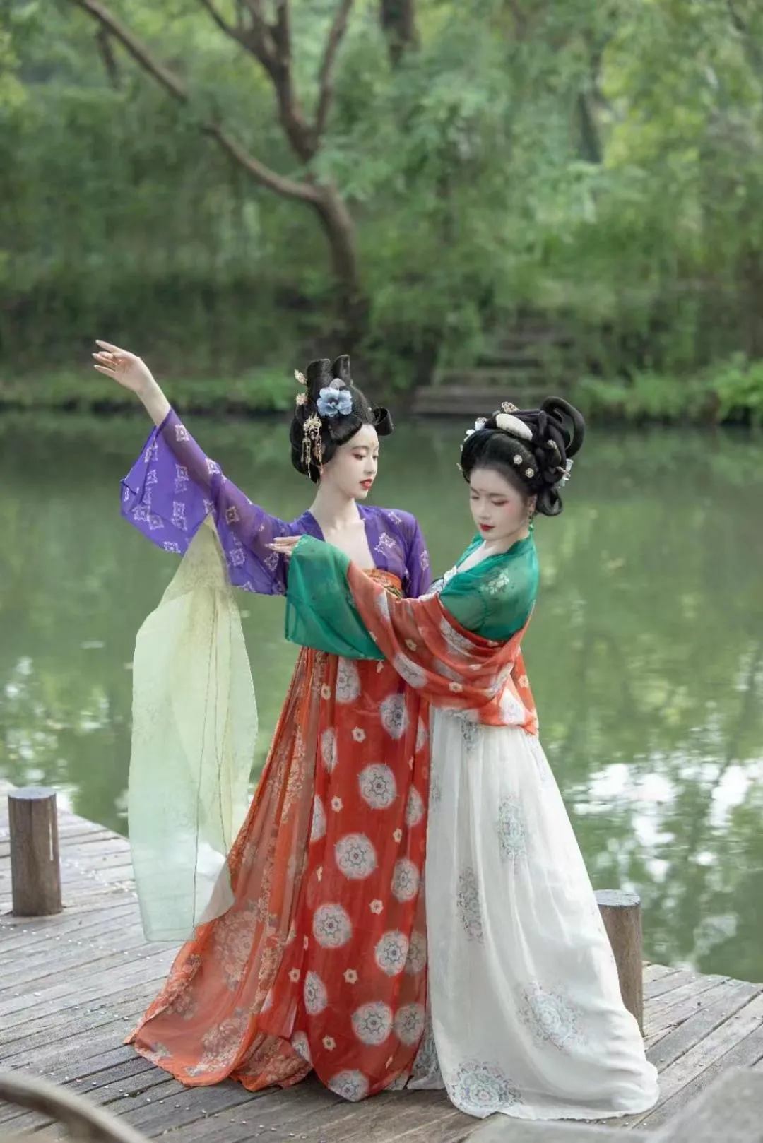 People in Xishang Yunjian Holiday Hotel