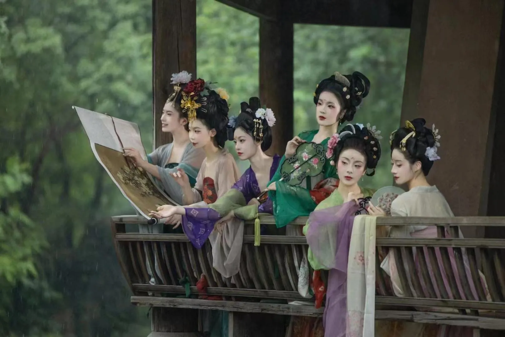 People in Xishang Yunjian Holiday Hotel