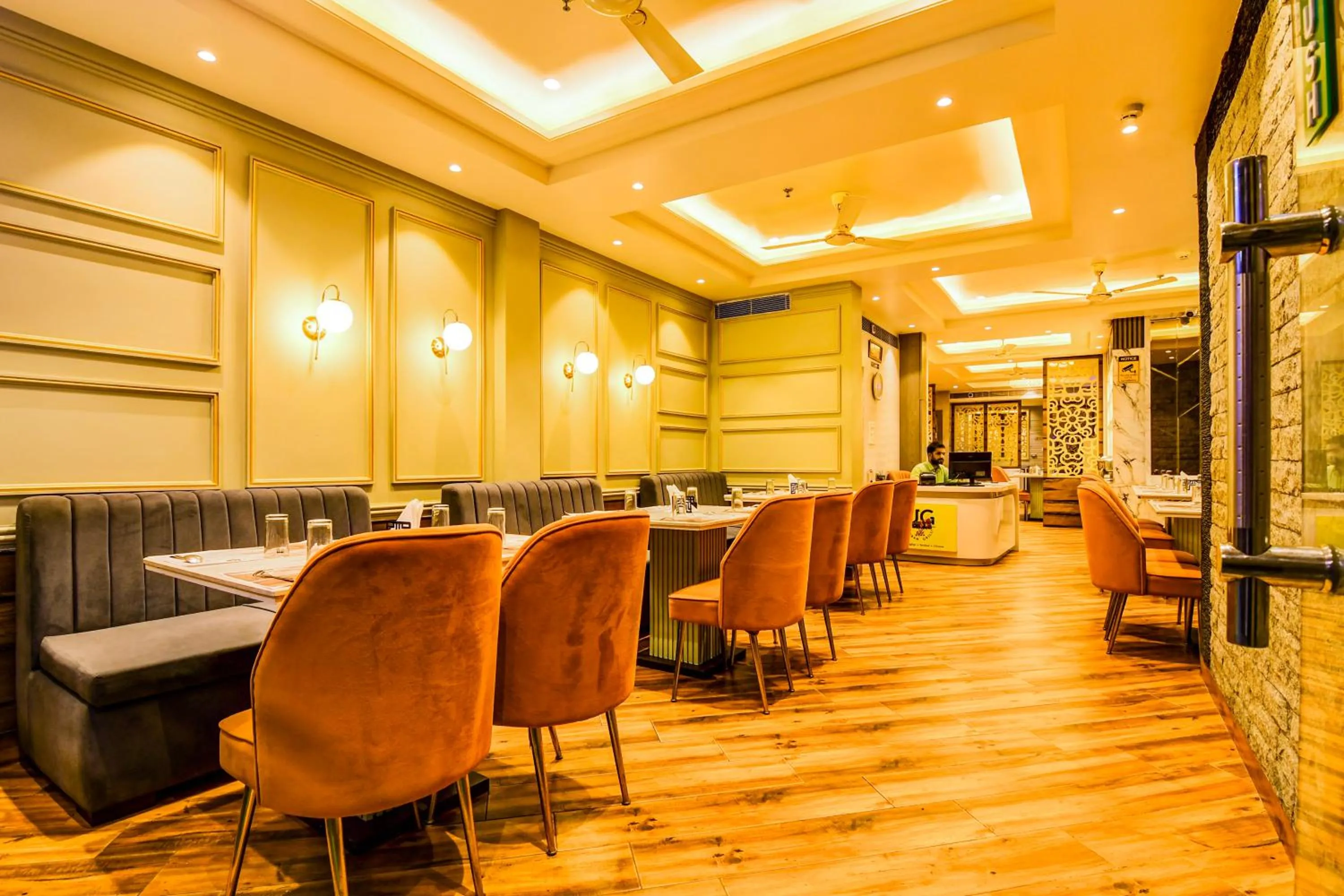 Restaurant/places to eat in Urban Cliff A Boutique Hotel