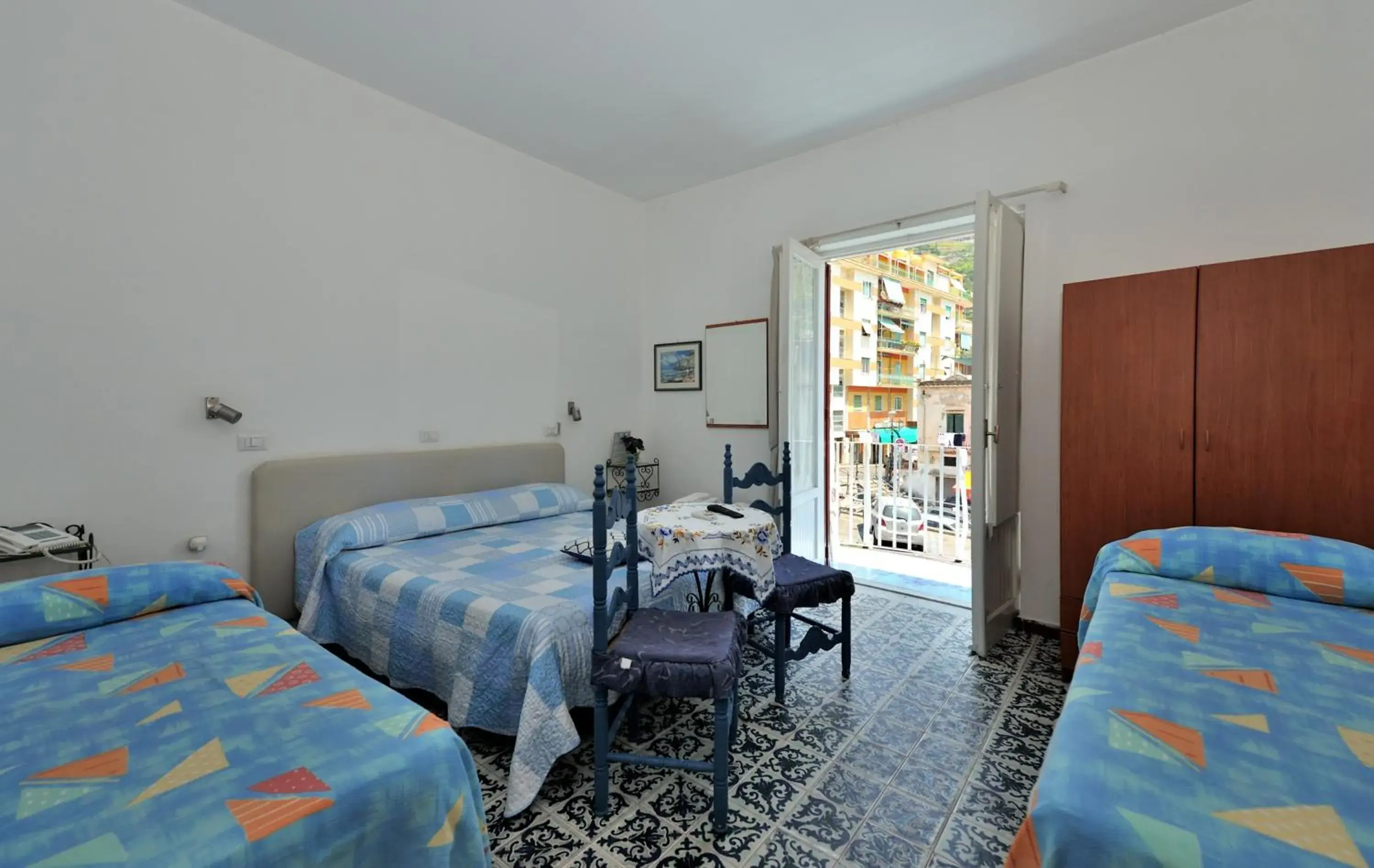 Quadruple Room with View in Hotel Europa Quadruple Room with View in Hotel Europa