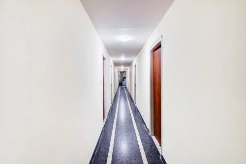 Hotel O RR Comforts