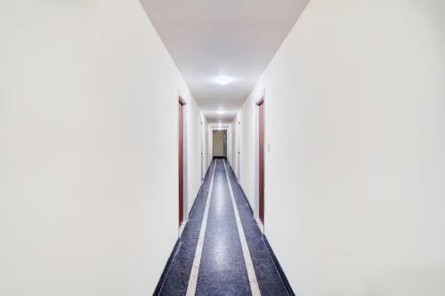 Hotel O RR Comforts