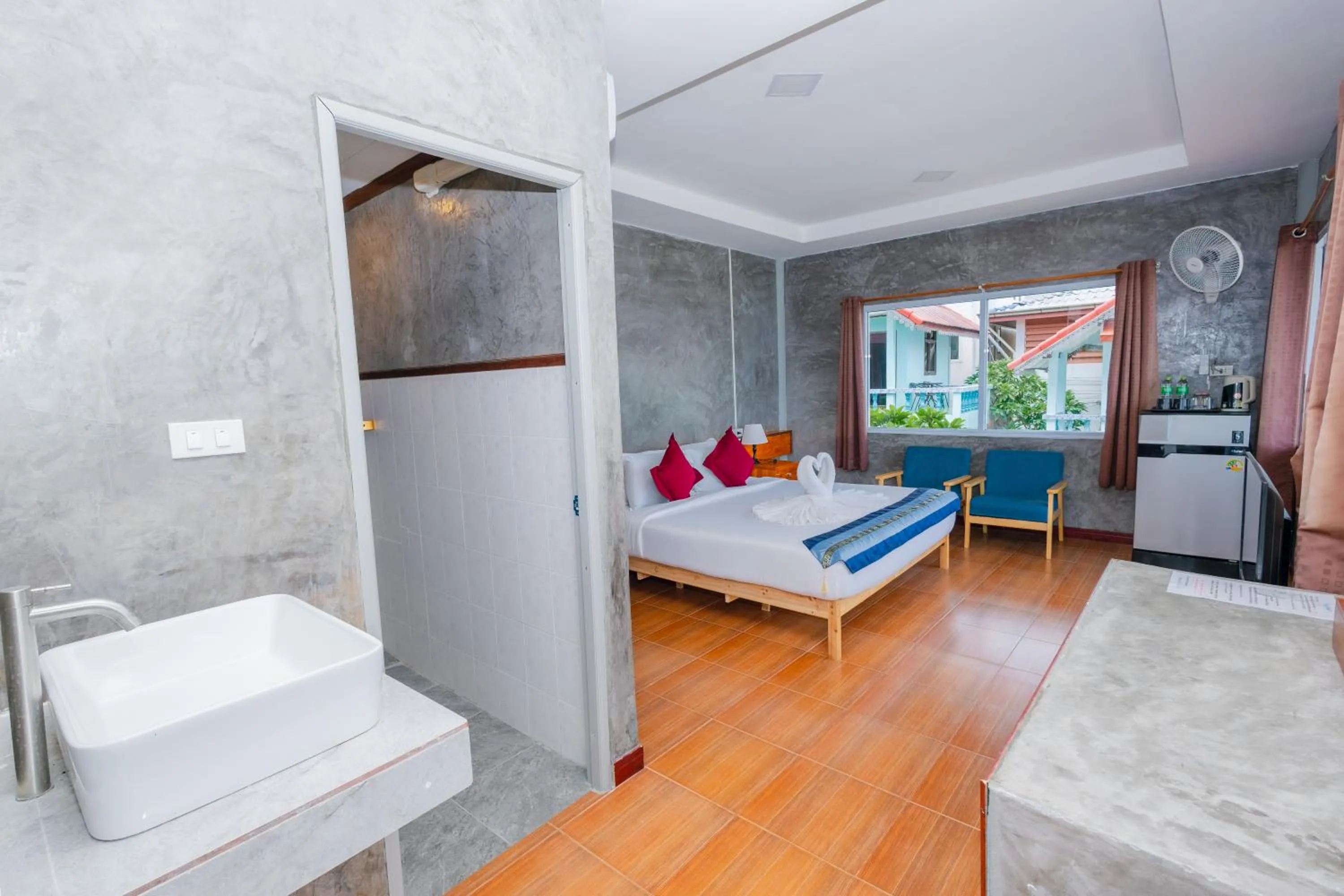 Bedroom, Bed in Charung by The Sea